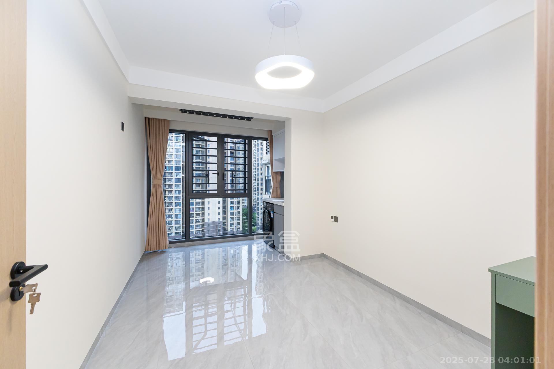 明发阅江悦府  5室2厅2卫    119.8万 明发阅江悦府  5室2厅2卫    119.8万卧室