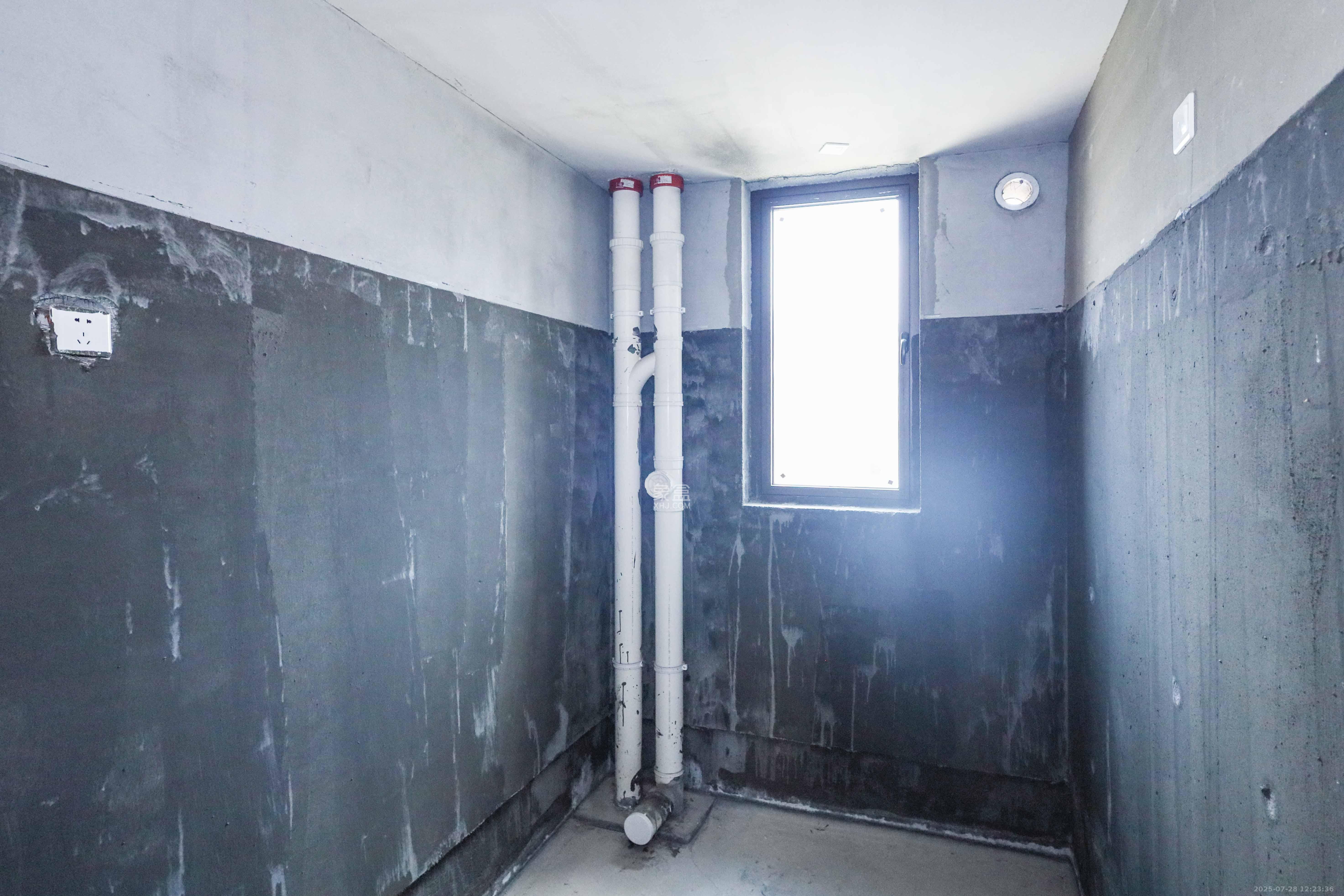 中国铁建梅溪青秀三期 4室2厅2卫 193.0万 中国铁建梅溪青秀三期 4室2厅2卫 193.0万卫生间