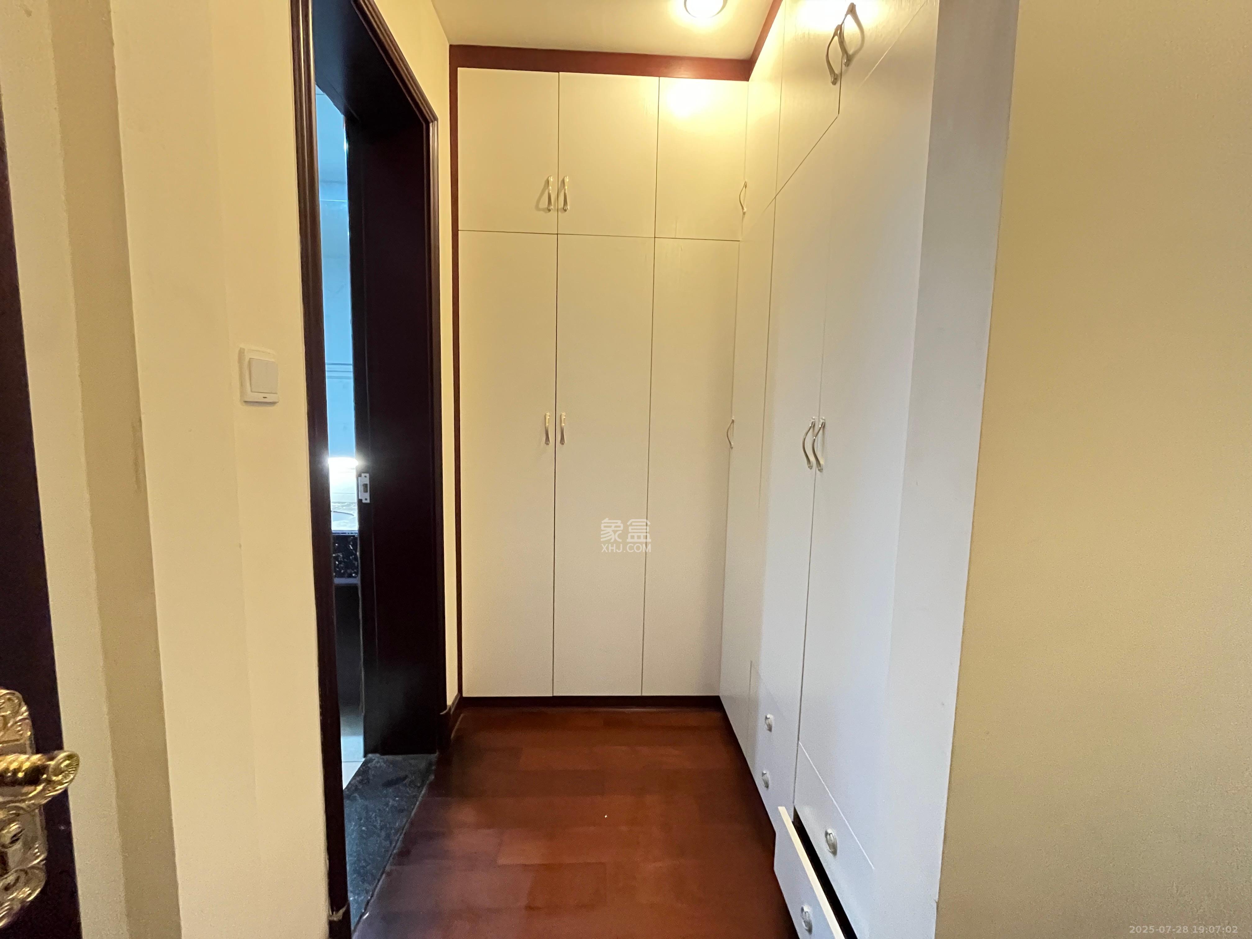 恒大江湾 4室2厅2卫 3000.0元/月 恒大江湾 4室2厅2卫 3000.0元/月室内图