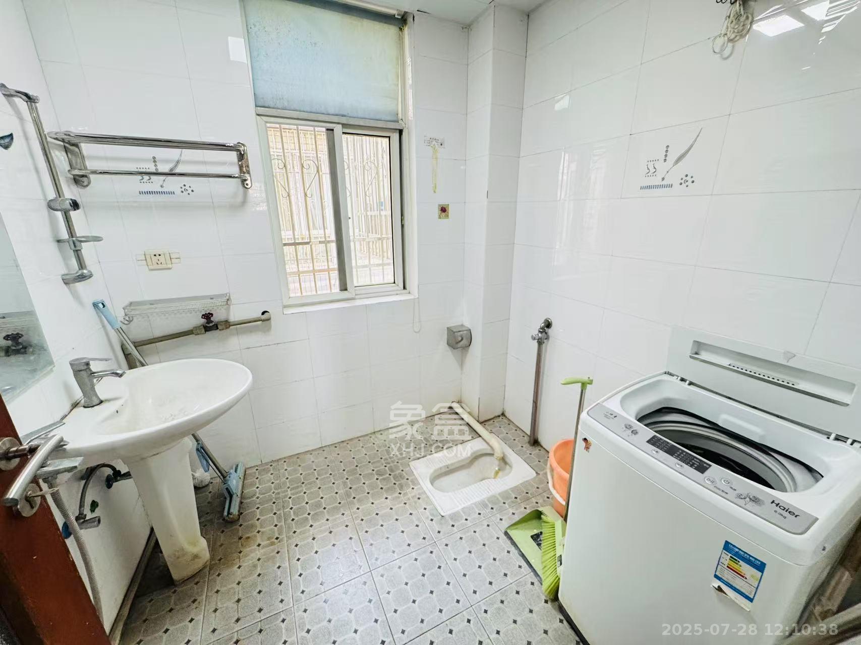 银桥公寓 3室2厅2卫 3300.0元/月 银桥公寓 3室2厅2卫 3300.0元/月室内图