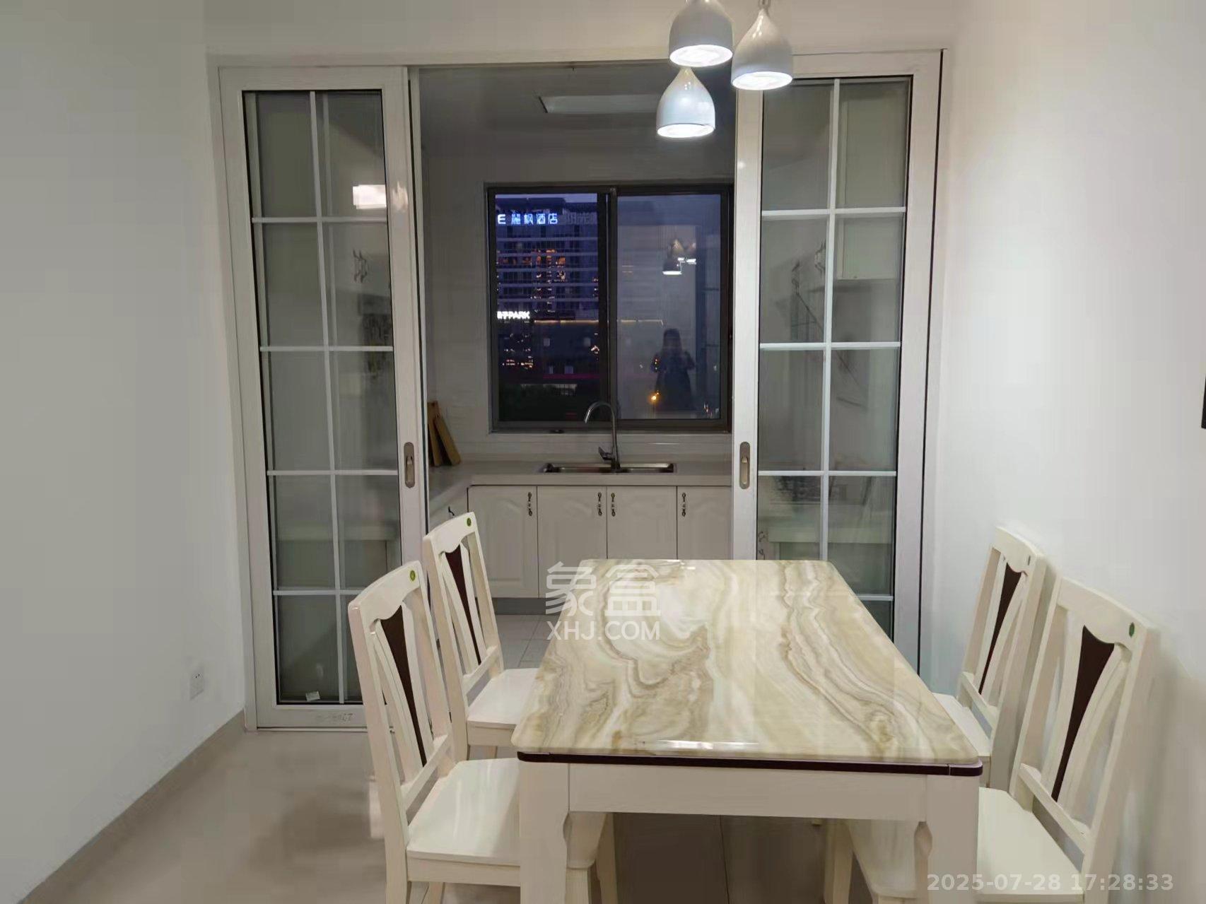 荣升家园(湘江熙岸) 3室2厅2卫 2400.0元/月 荣升家园(湘江熙岸) 3室2厅2卫 2400.0元/月室内图