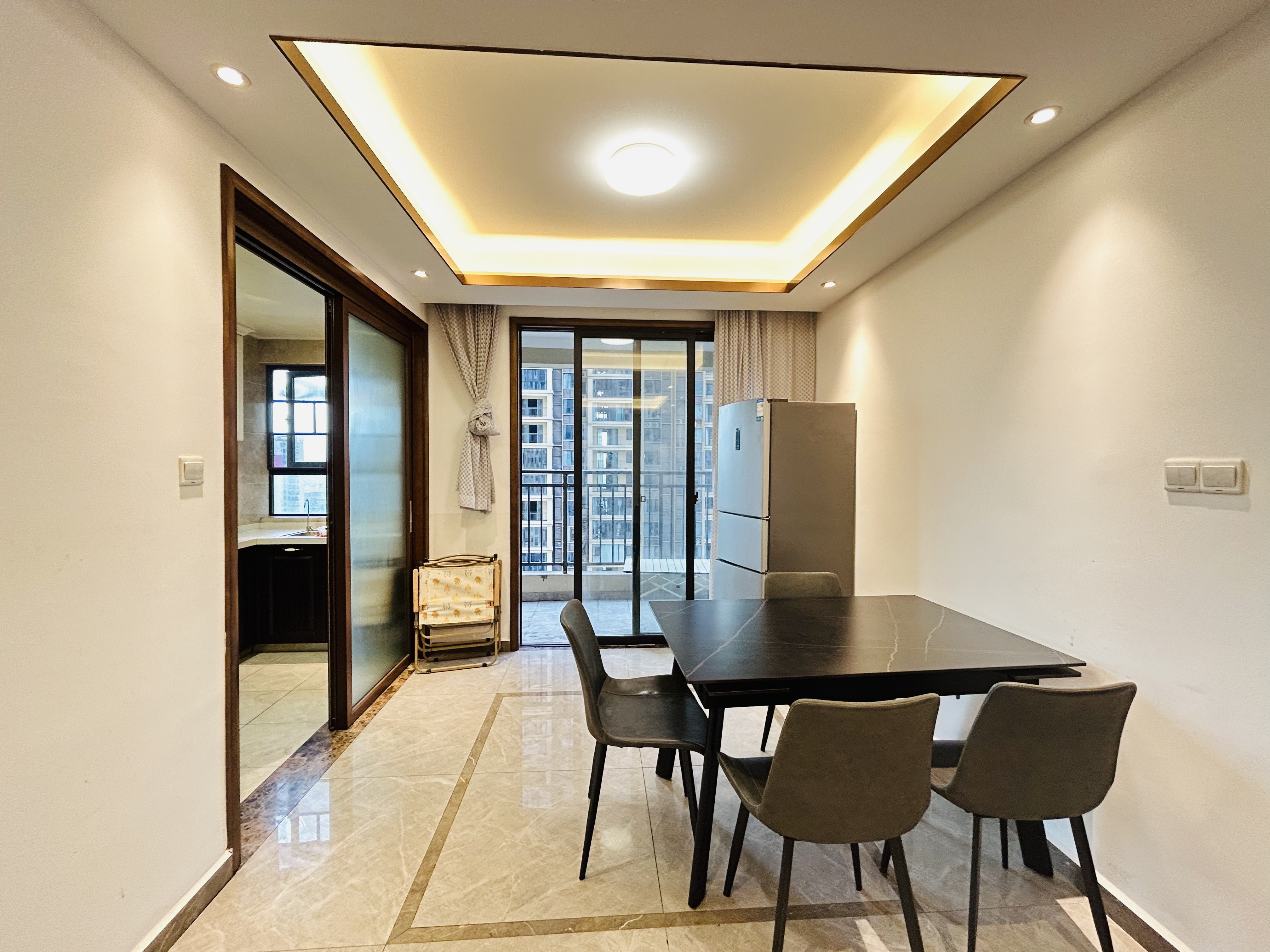 荣盛碧桂园铂悦府 3室2厅2卫 2200.0元/月 荣盛碧桂园铂悦府 3室2厅2卫 2200.0元/月室内图