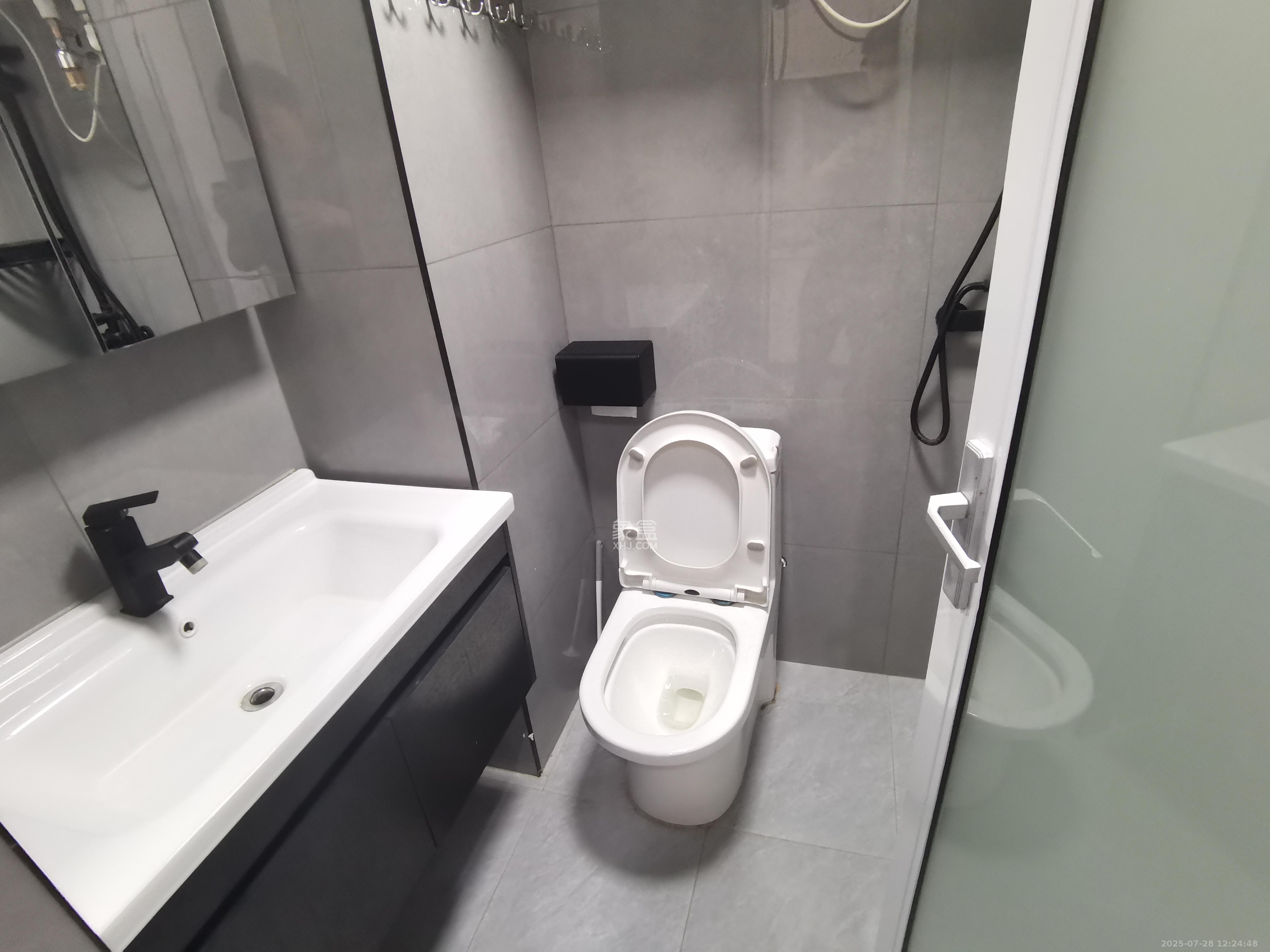 力高凤凰新天  1室1厅1卫    1650.0元/月 力高凤凰新天  1室1厅1卫    1650.0元/月室内图