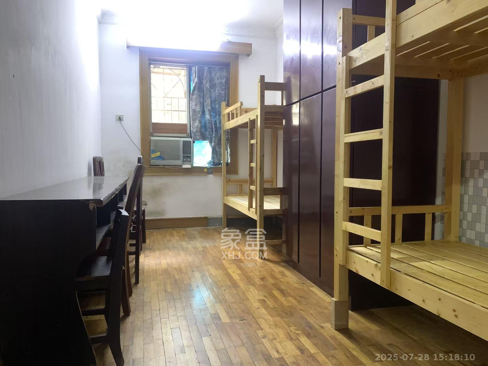 十五中单位宿舍 1室0厅0卫 2000.0元/月 十五中单位宿舍 1室0厅0卫 2000.0元/月室内图