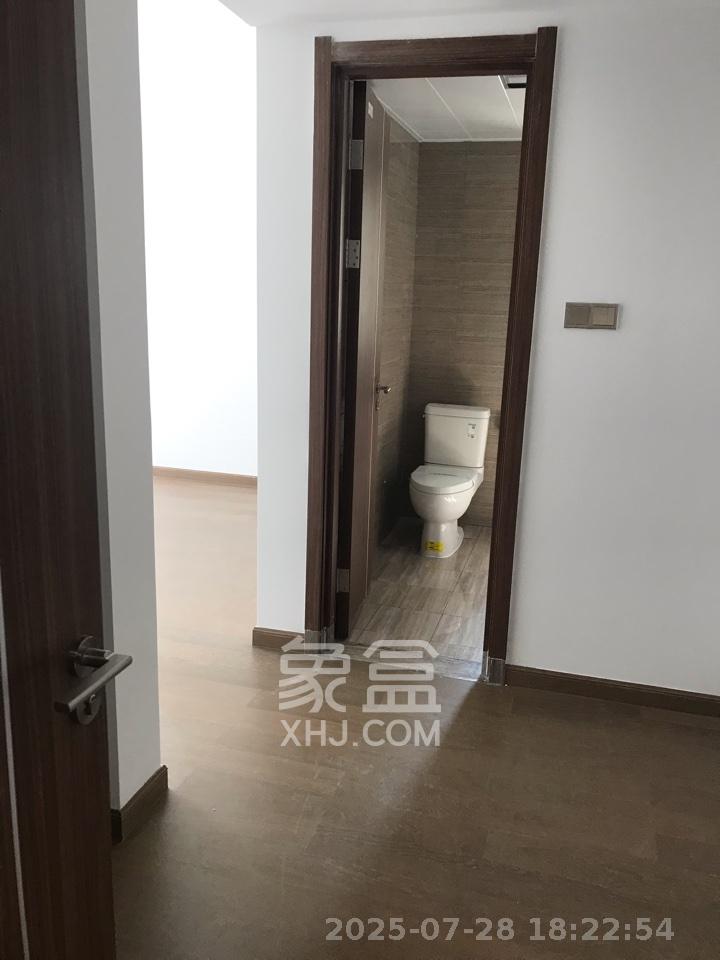 阳光城尚东湾蓝莓苑 5室2厅3卫 4200.0元/月 阳光城尚东湾蓝莓苑 5室2厅3卫 4200.0元/月室内图