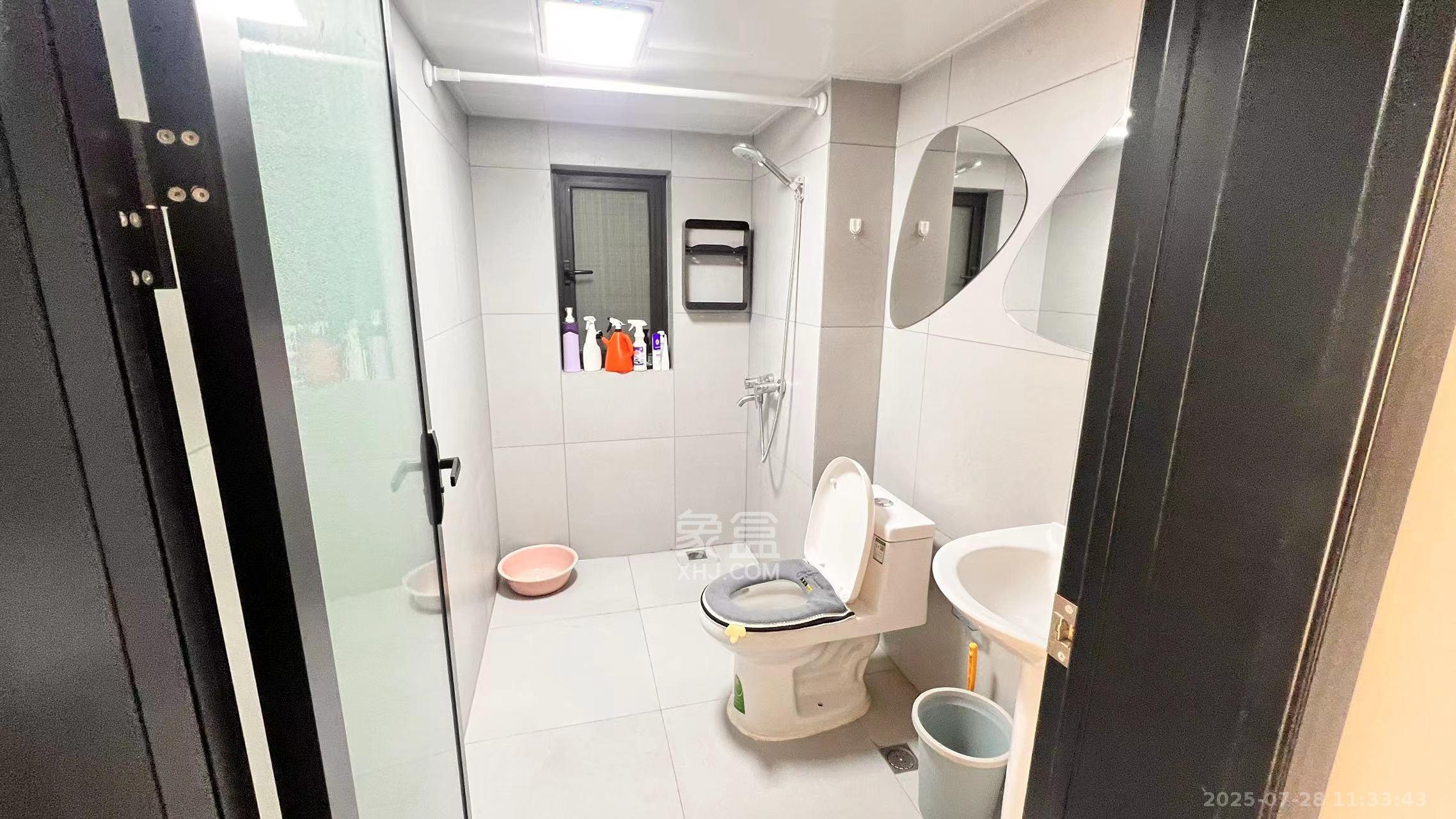 万科金色梦想B区 2室2厅2卫 2500.0元/月 万科金色梦想B区 2室2厅2卫 2500.0元/月室内图