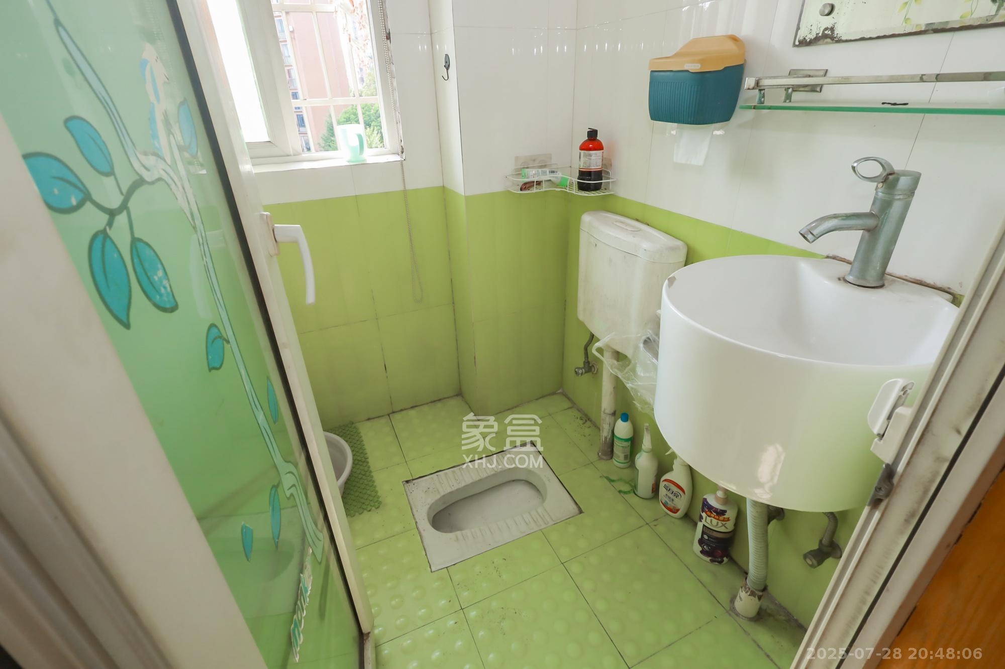 香麓丽舍 3室2厅2卫 72.0万 香麓丽舍 3室2厅2卫 72.0万卫生间