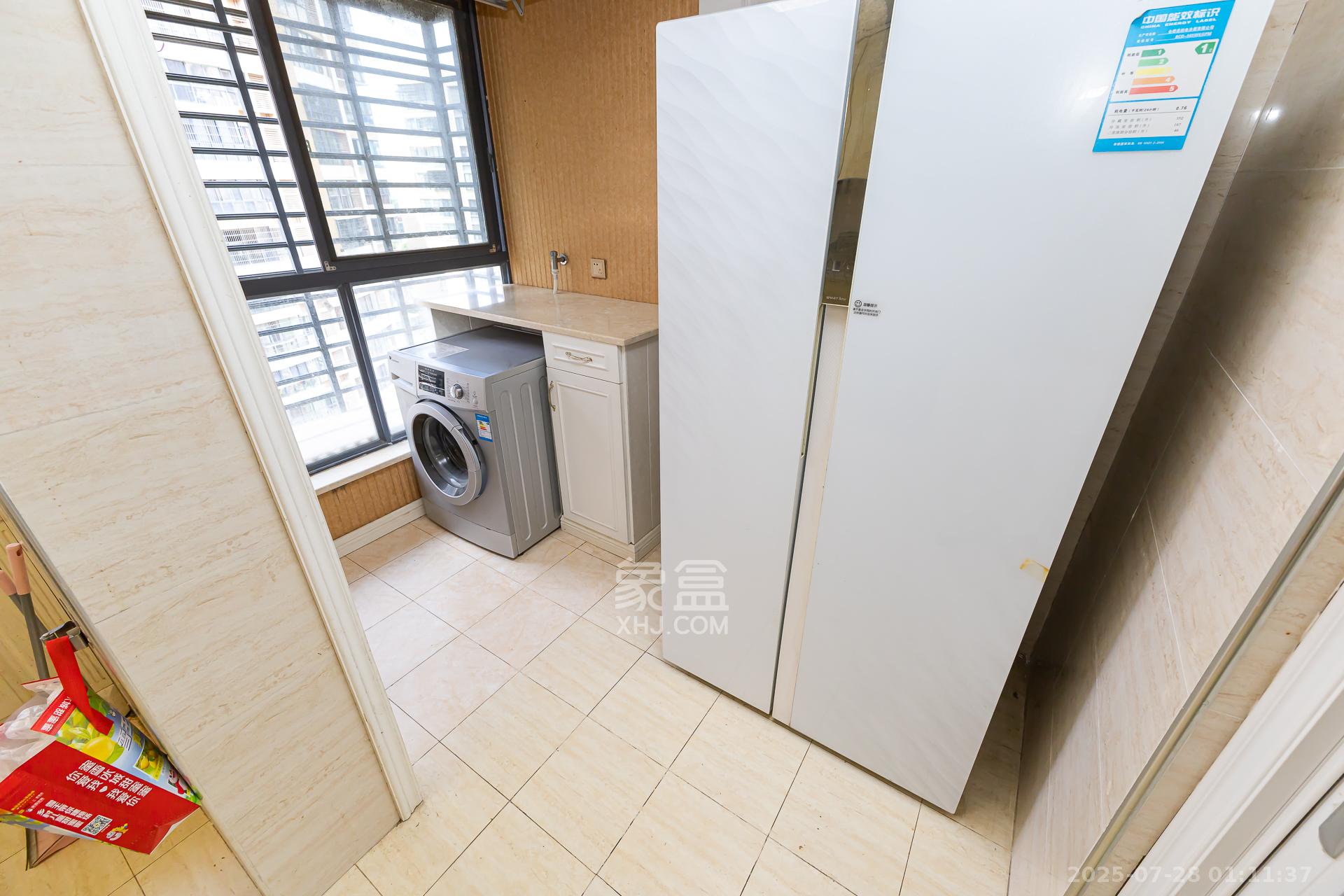 勤诚达新界  1室1厅1卫   98.00万阳台