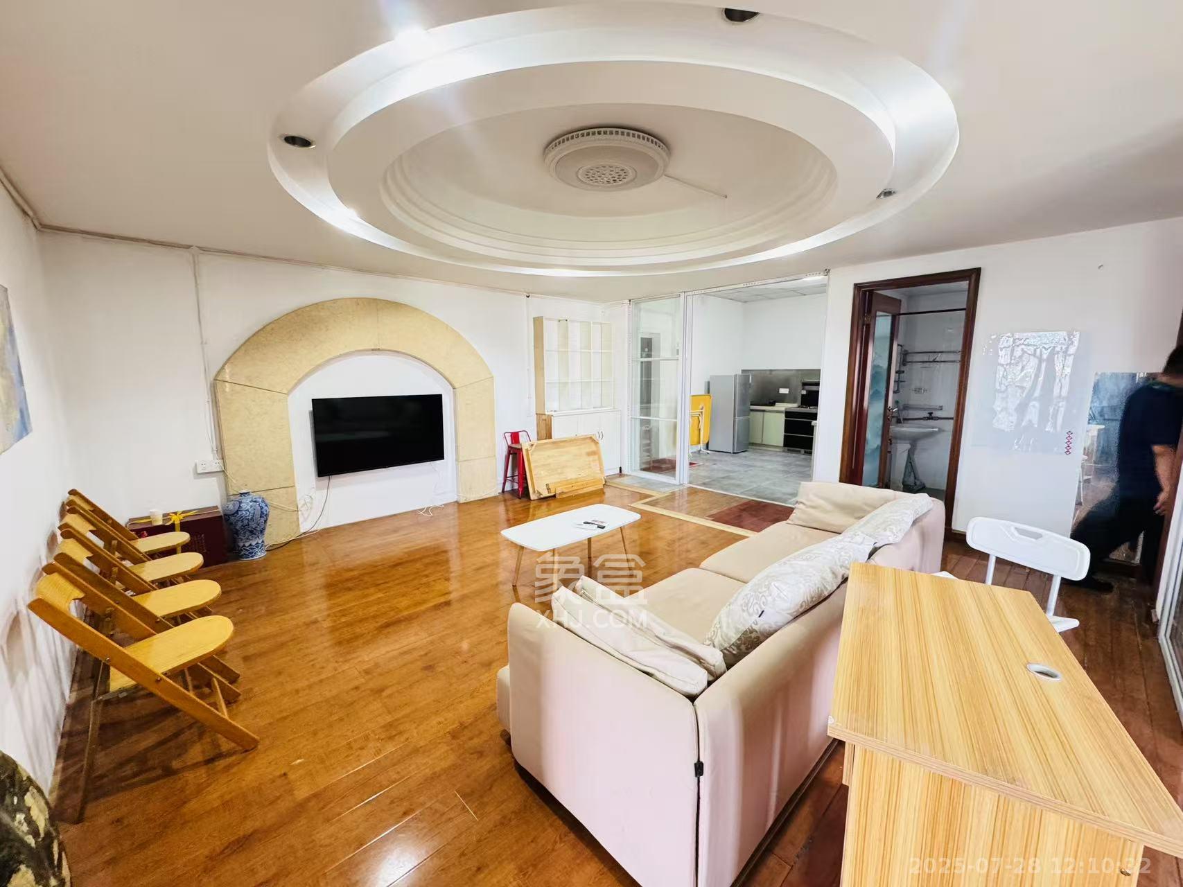 银桥公寓 3室2厅2卫 3300.0元/月 银桥公寓 3室2厅2卫 3300.0元/月室内图