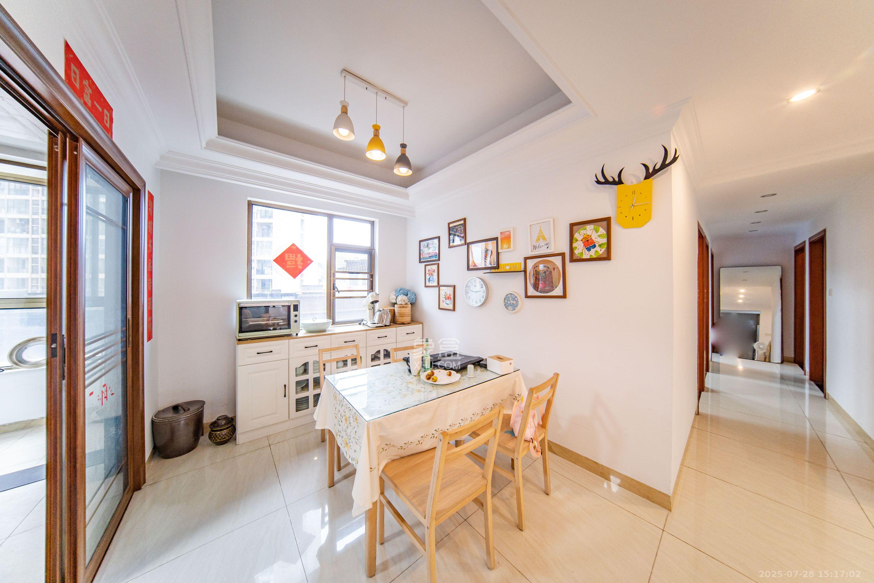 江山帝景哈佛  4室2厅2卫    3000.0元/月室内图