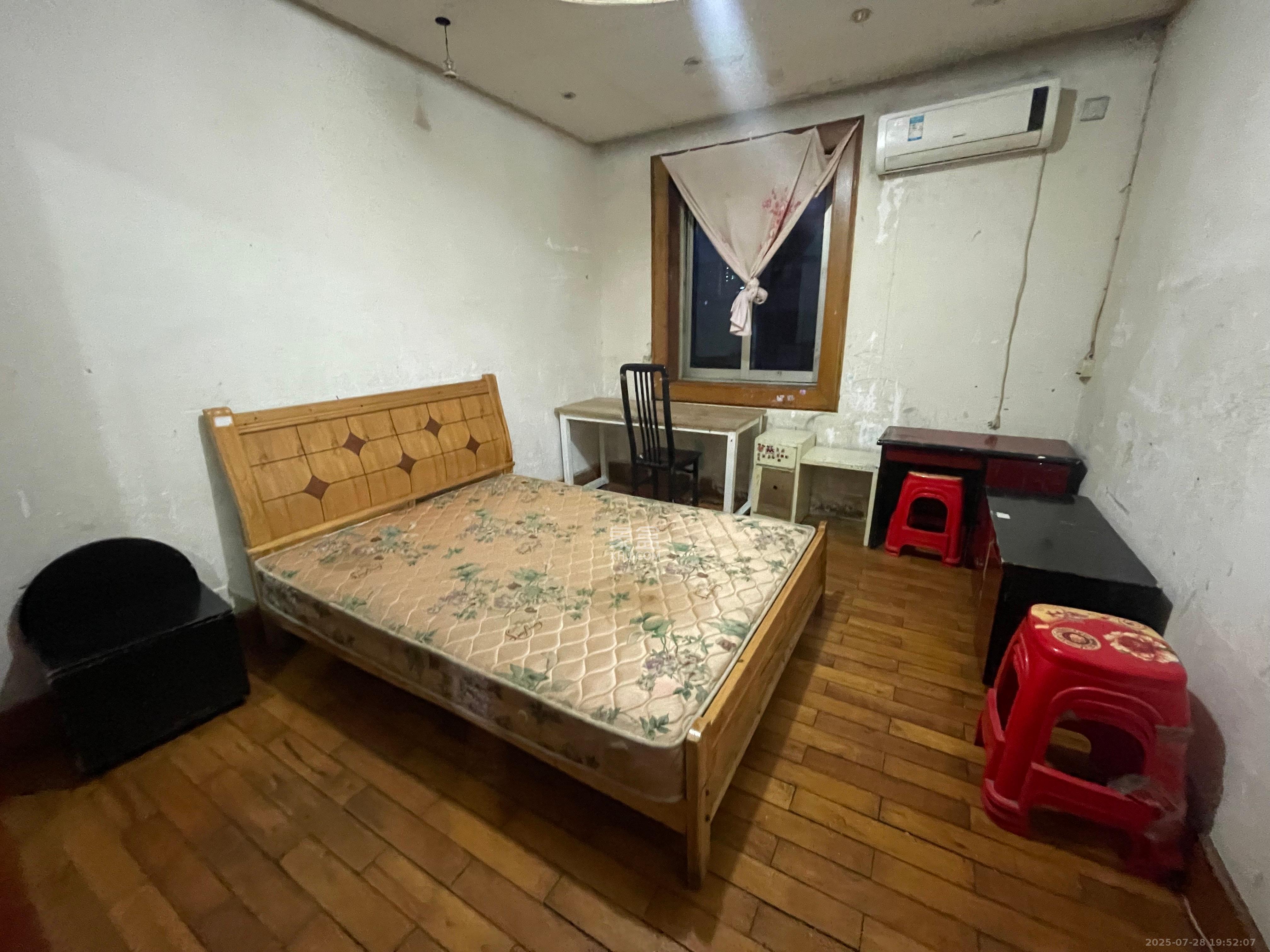 红旗区一片  2室1厅1卫   1100.00元/月室内图
