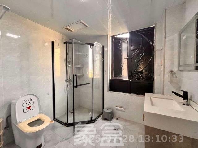 荣悦台 3室2厅2卫 4500.0元/月 荣悦台 3室2厅2卫 4500.0元/月室内图