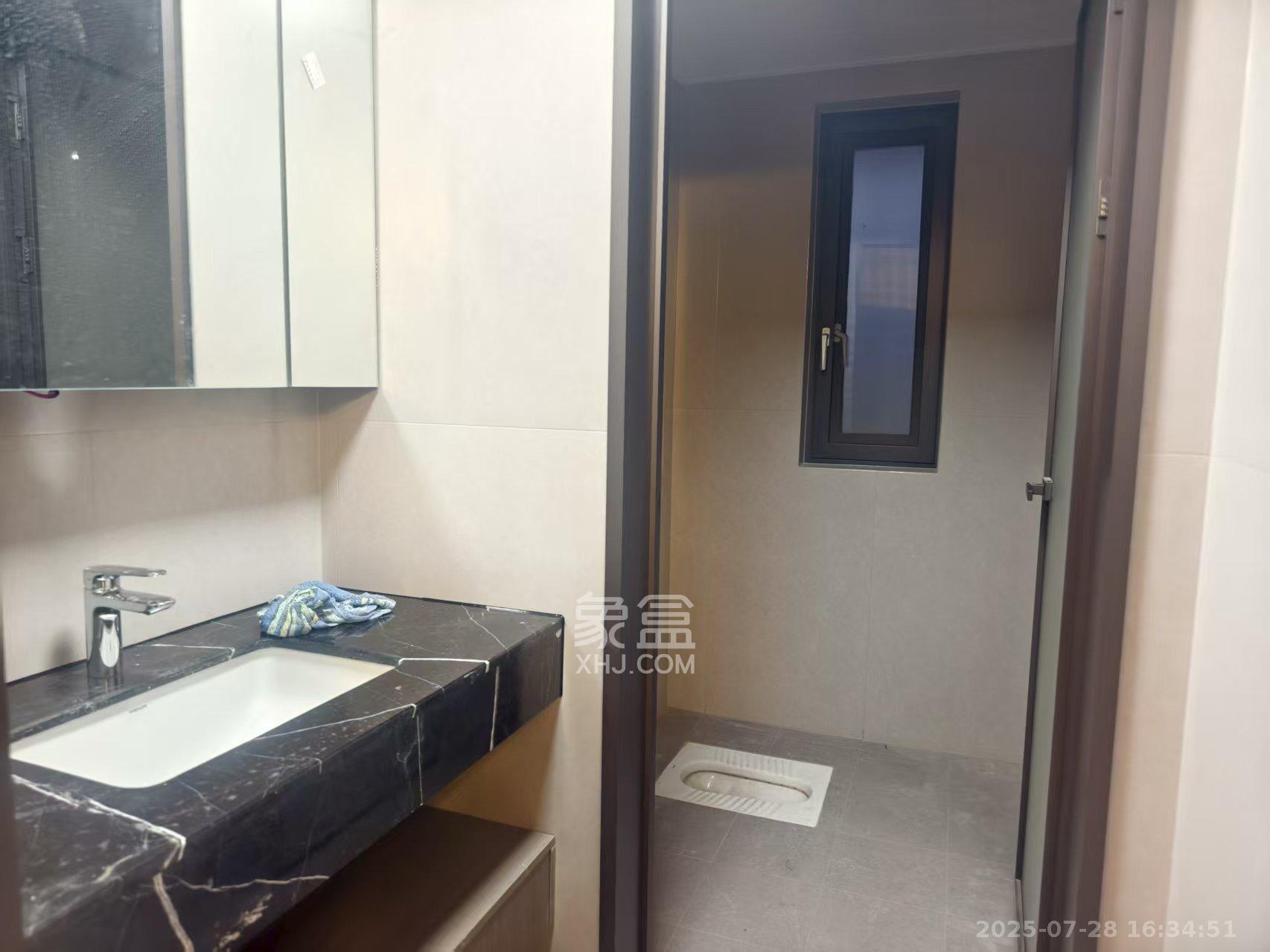 蓝光雍锦半岛  4室2厅2卫    4000.0元/月室内图