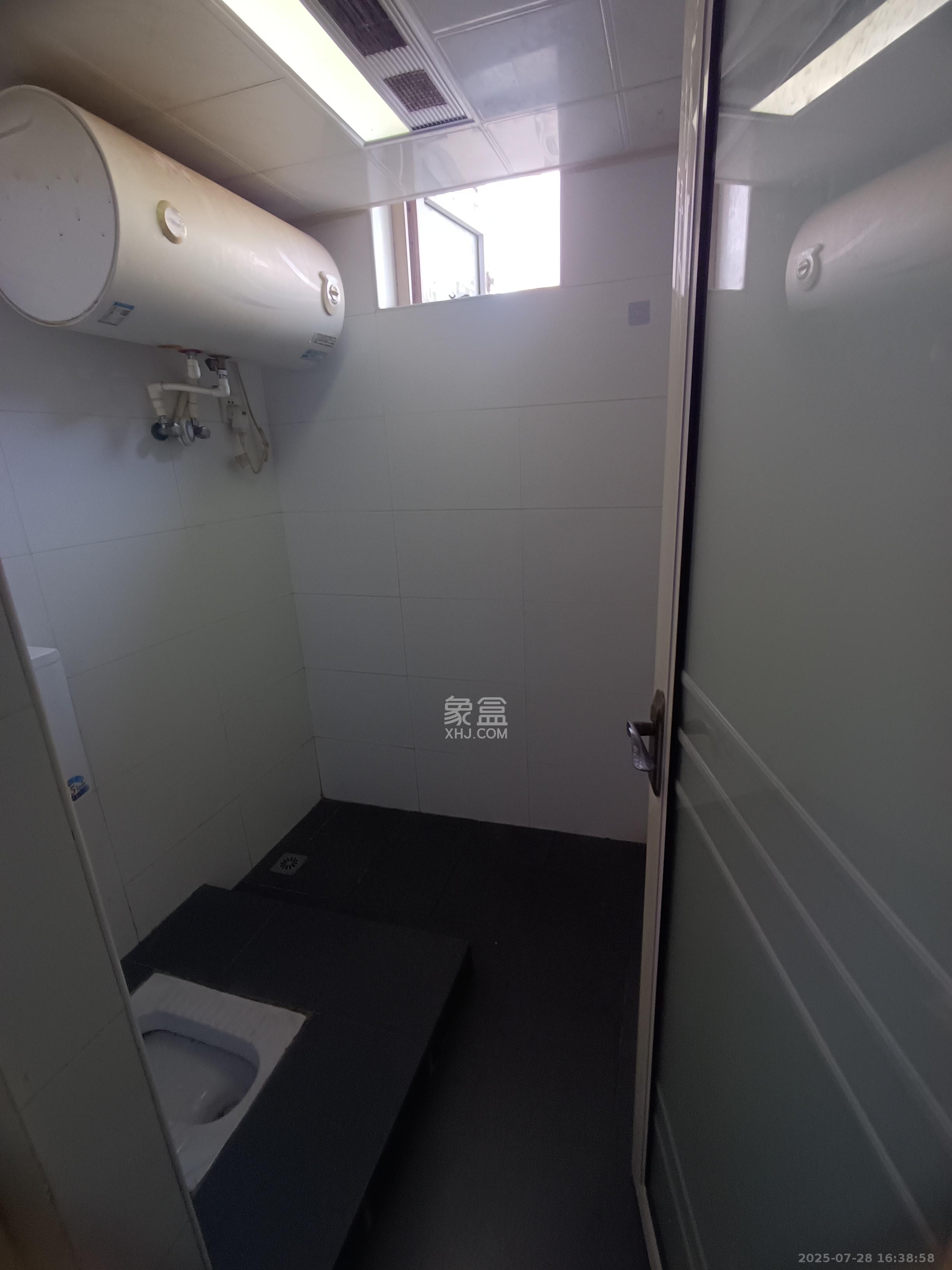 韭菜园商住楼 4室1厅2卫 3800.0元/月 韭菜园商住楼 4室1厅2卫 3800.0元/月室内图