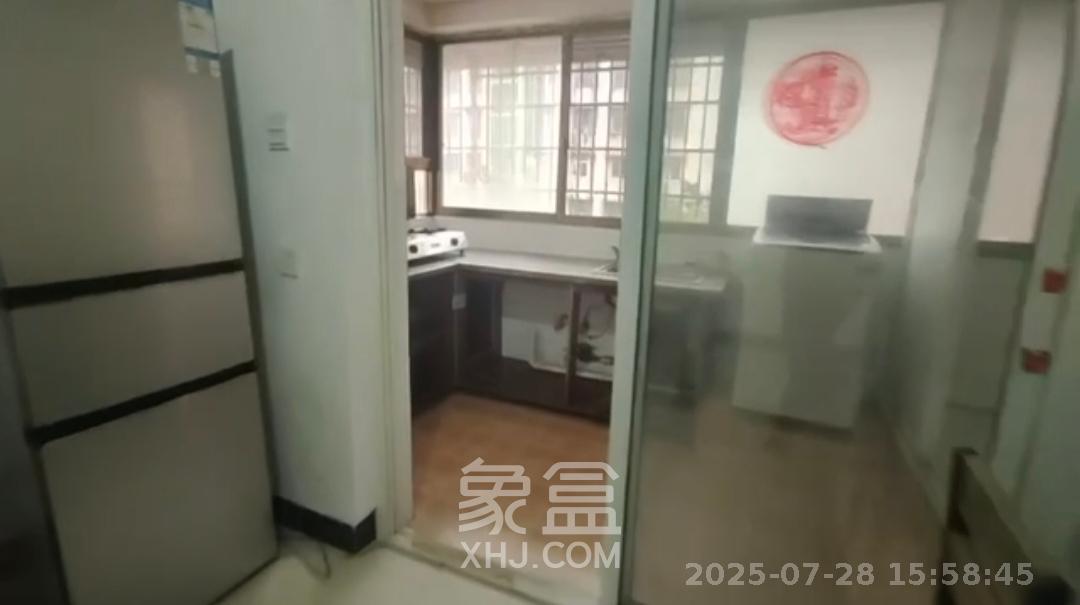 荷花园安置小区 1室1厅1卫 1300.0元/月 荷花园安置小区 1室1厅1卫 1300.0元/月室内图