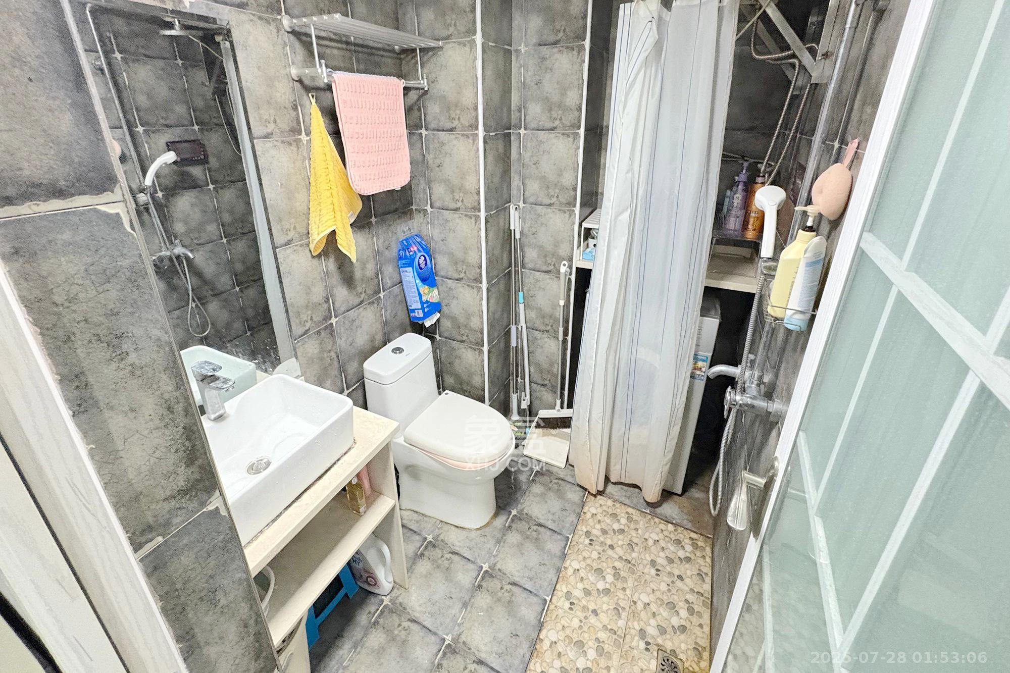 东宸19公馆 1室1厅1卫 35.0万 东宸19公馆 1室1厅1卫 35.0万卫生间