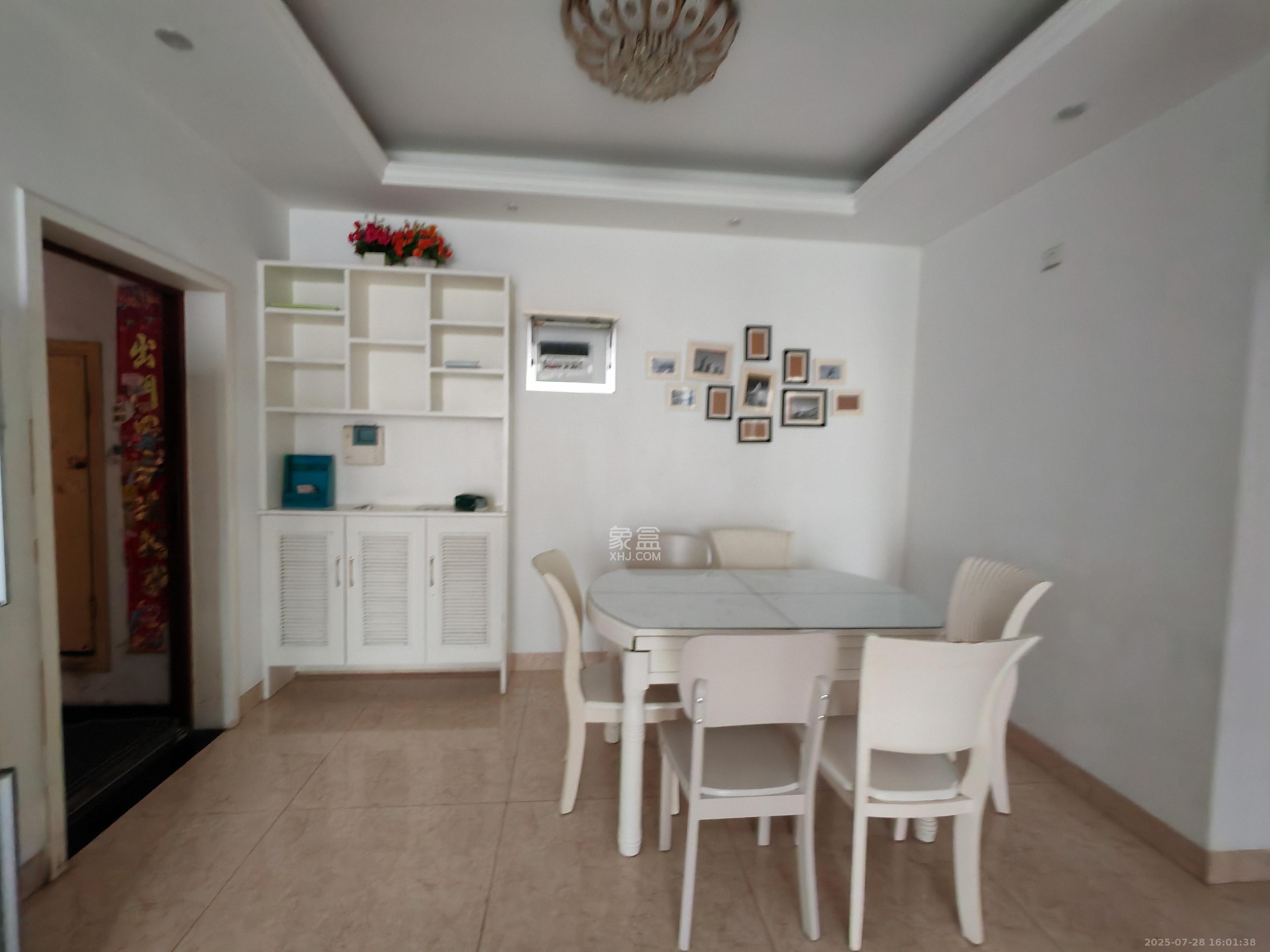 洋湖景园 3室1厅2卫 2800.0元/月 洋湖景园 3室1厅2卫 2800.0元/月室内图