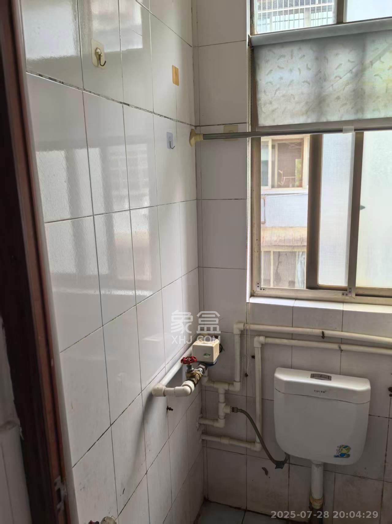 中南石油局宿舍 1室0厅0卫 2200.0元/月 中南石油局宿舍 1室0厅0卫 2200.0元/月室内图