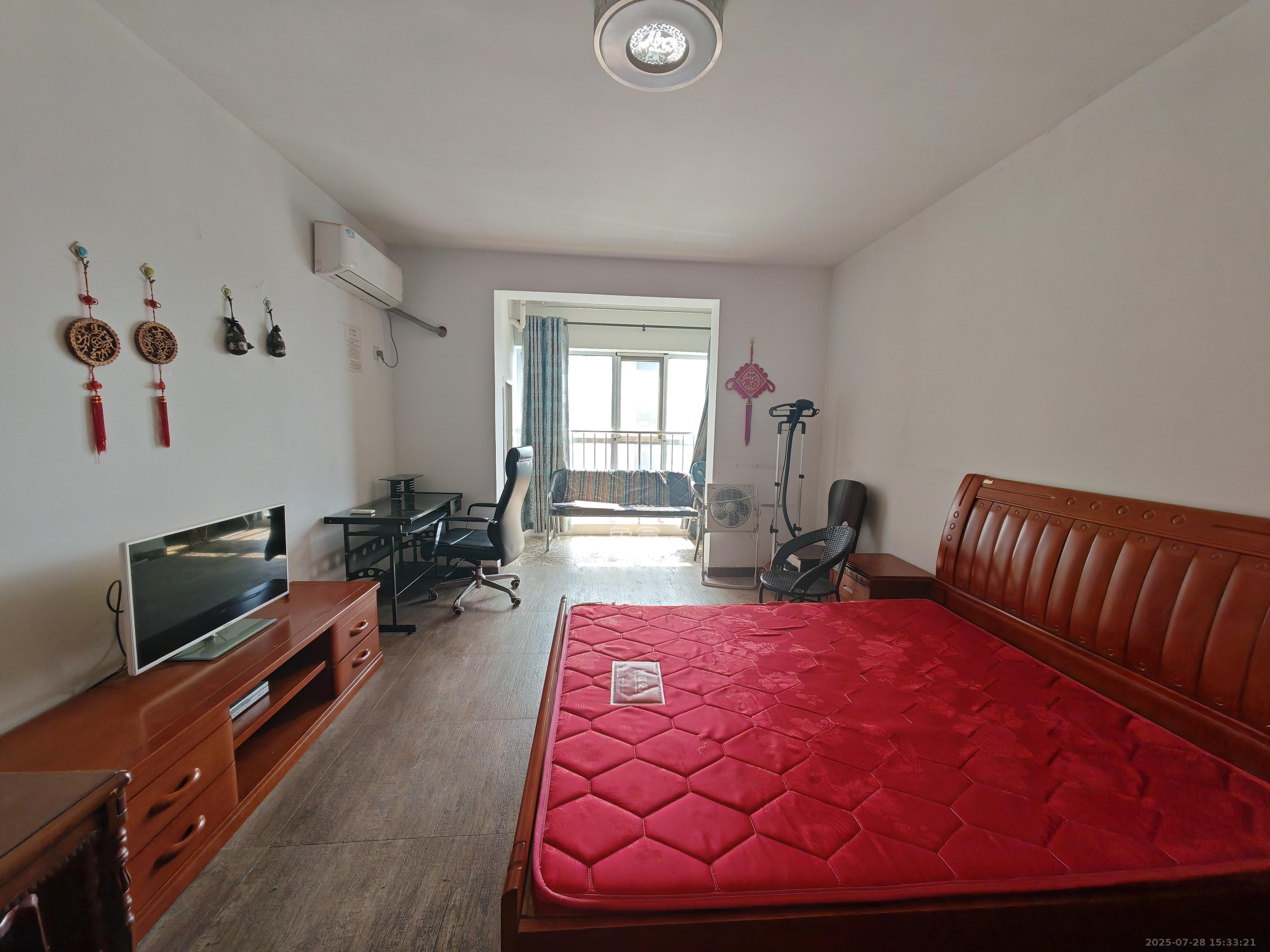 左岸右岸 1室1厅1卫 1300.0元/月 左岸右岸 1室1厅1卫 1300.0元/月室内图