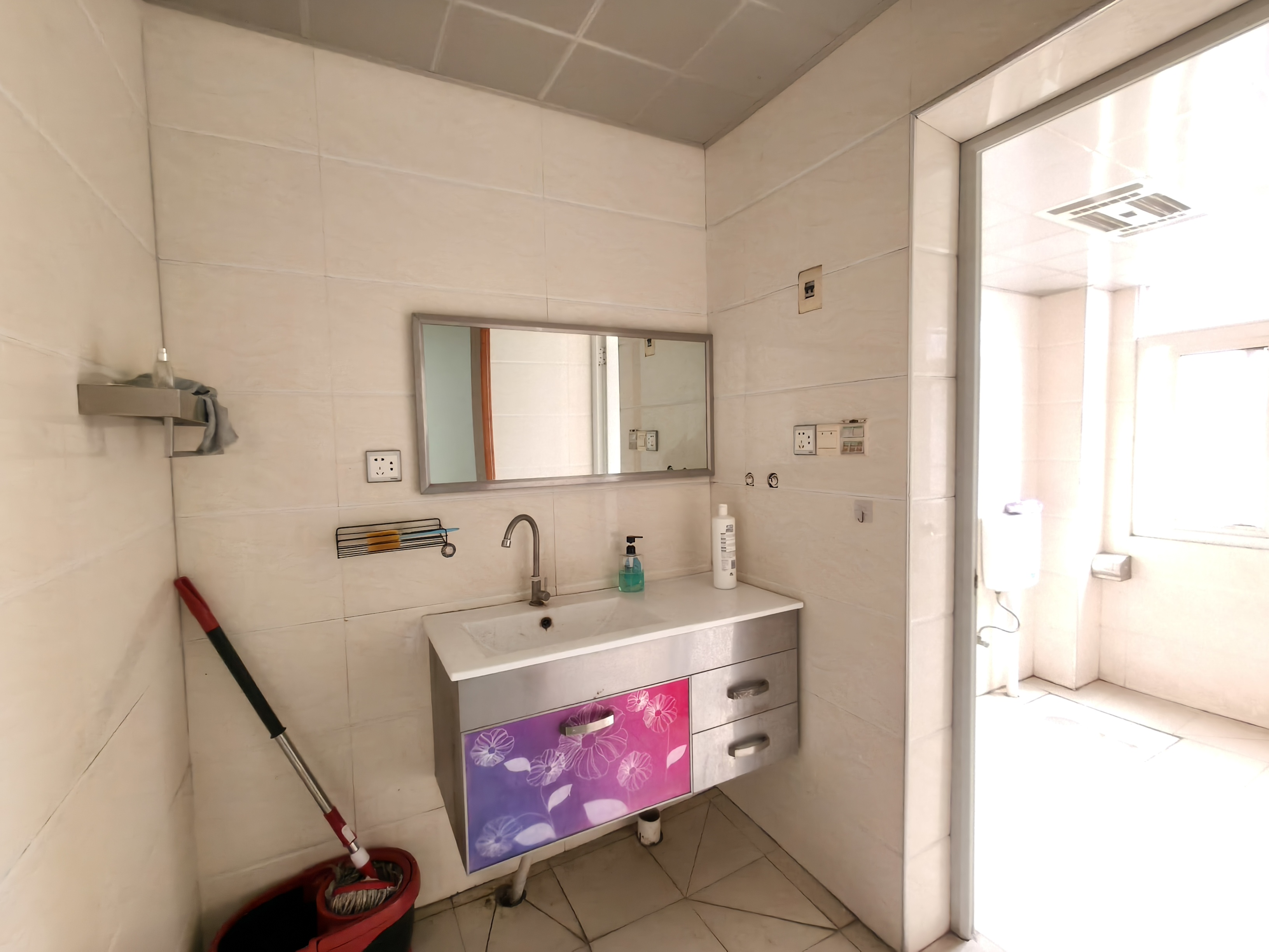 紫薇苑  4室2厅2卫    77.0万客厅