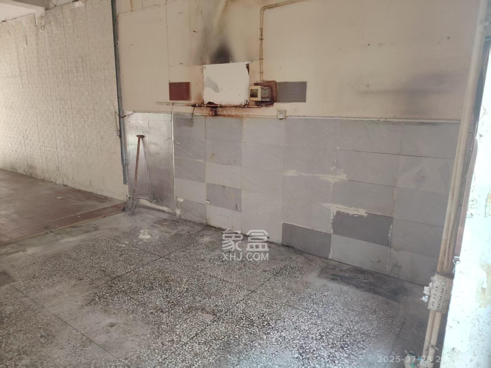 高云安置小区 3室0厅0卫 3300.0元/月 高云安置小区 3室0厅0卫 3300.0元/月室内图