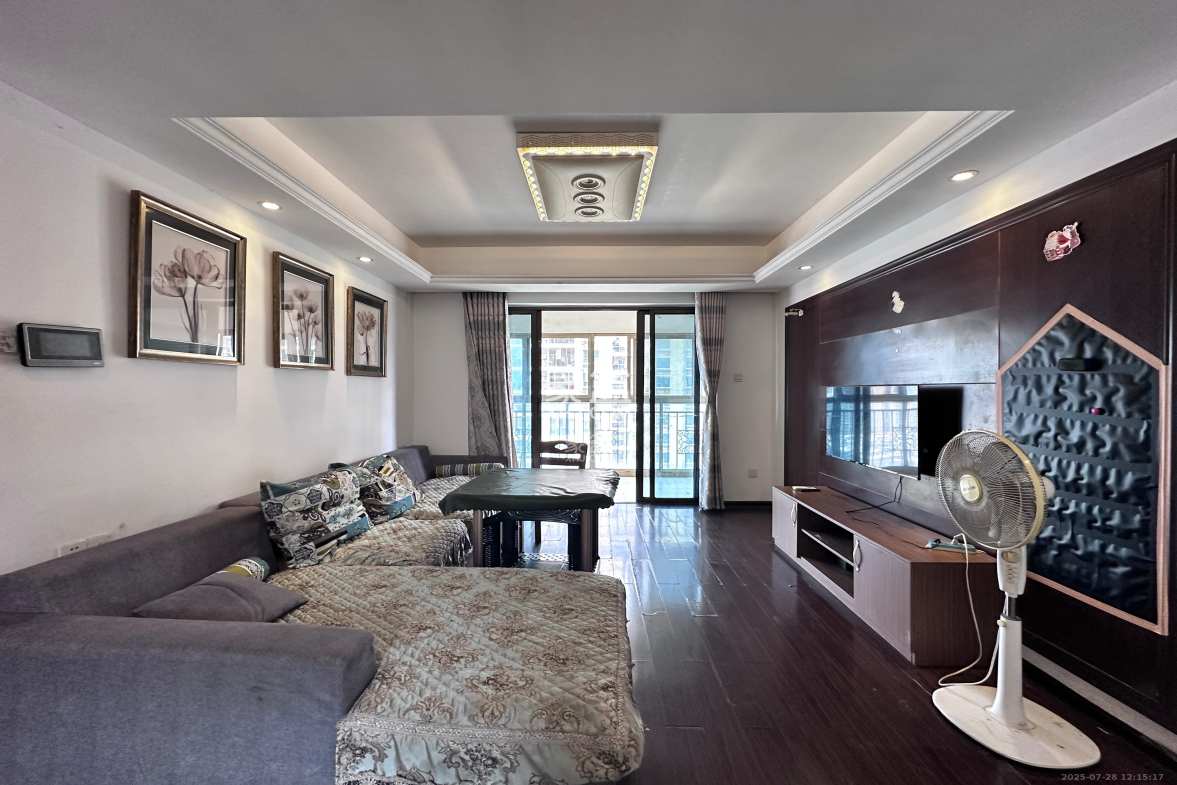 江山帝景哈佛  3室2厅1卫    2200.0元/月 江山帝景哈佛  3室2厅1卫    2200.0元/月室内图