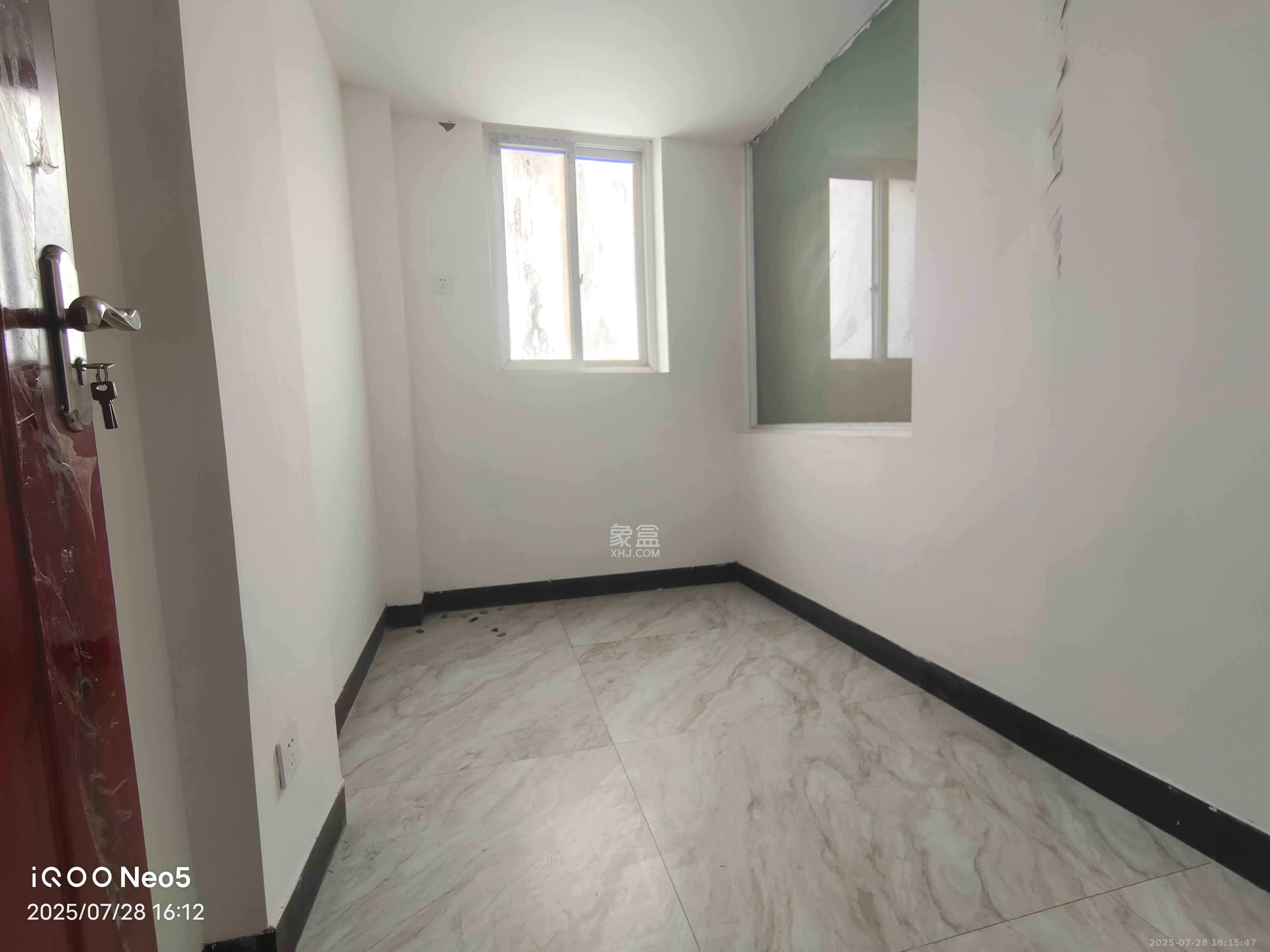 鄱阳小区  1室2厅1卫    1400.0元/月室内图