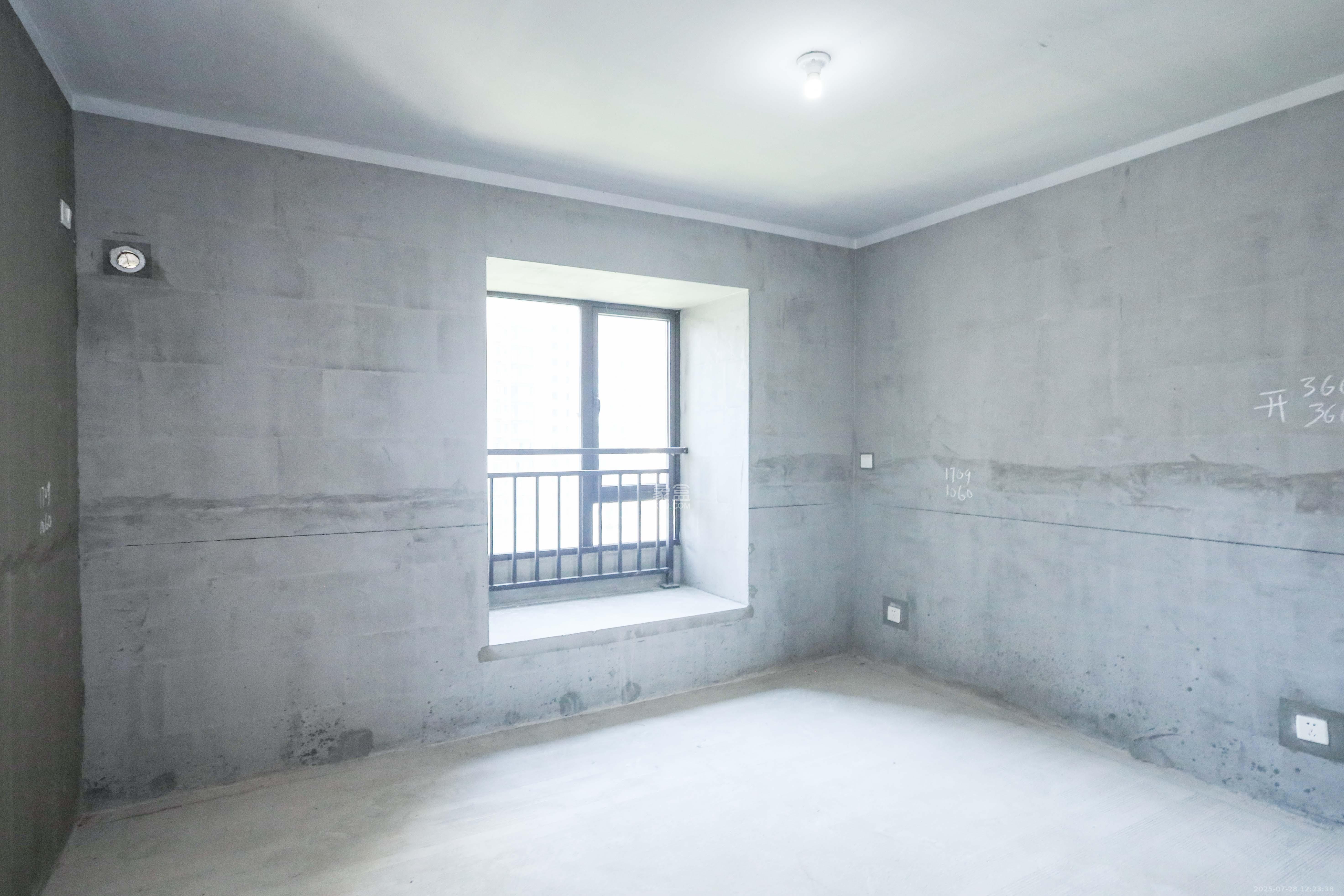 中国铁建梅溪青秀三期 4室2厅2卫 193.0万 中国铁建梅溪青秀三期 4室2厅2卫 193.0万卧室