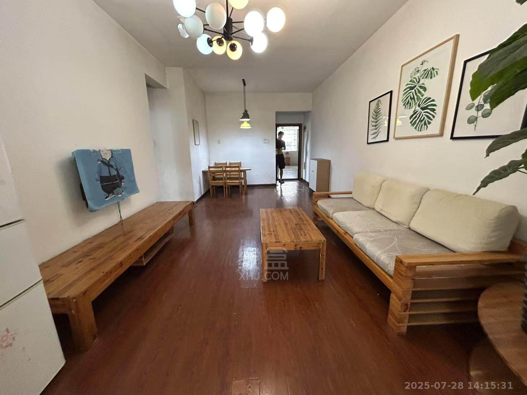 城市风景  2室2厅1卫   1400.00元/月
