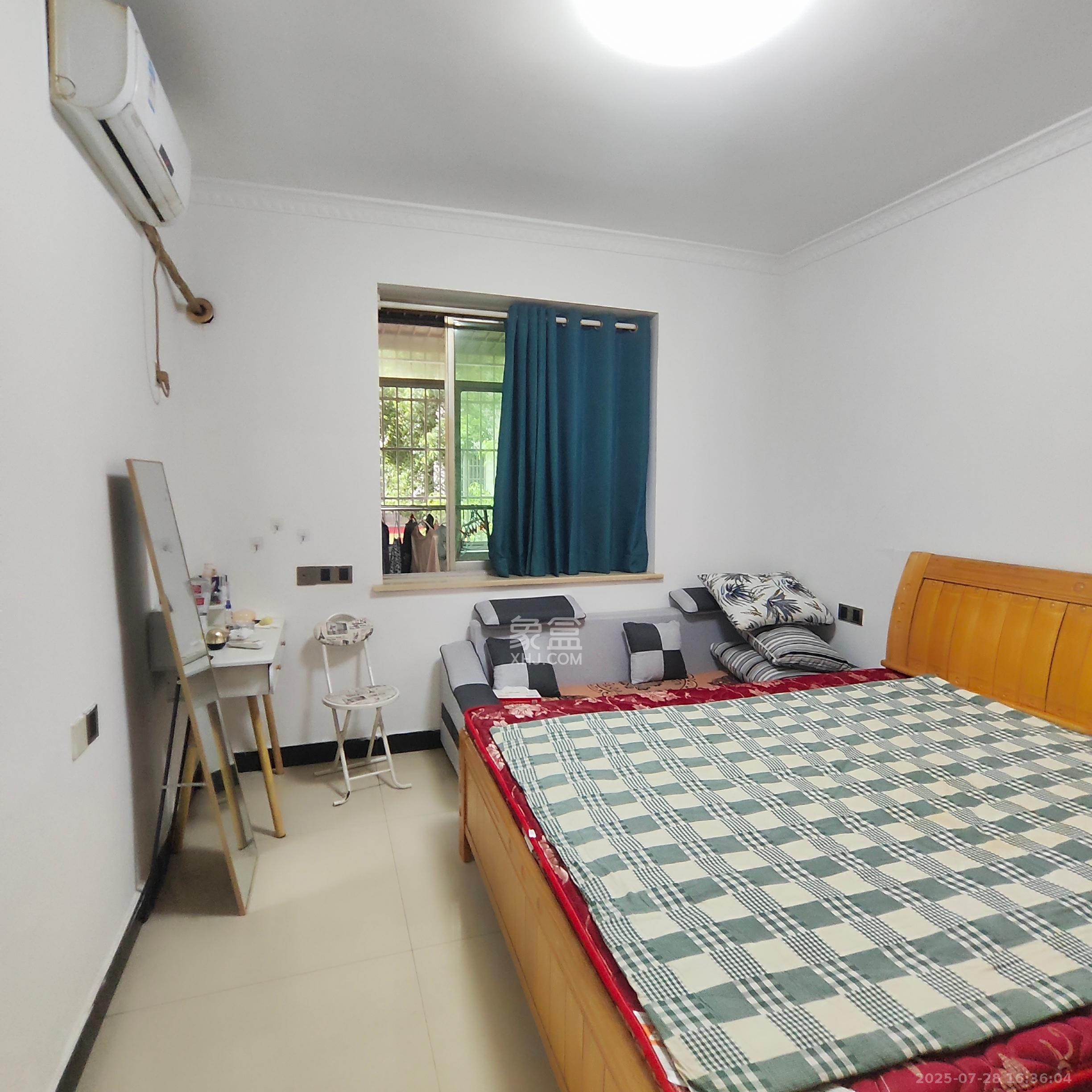 中南汽车世界  2室2厅1卫    1400.0元/月室内图