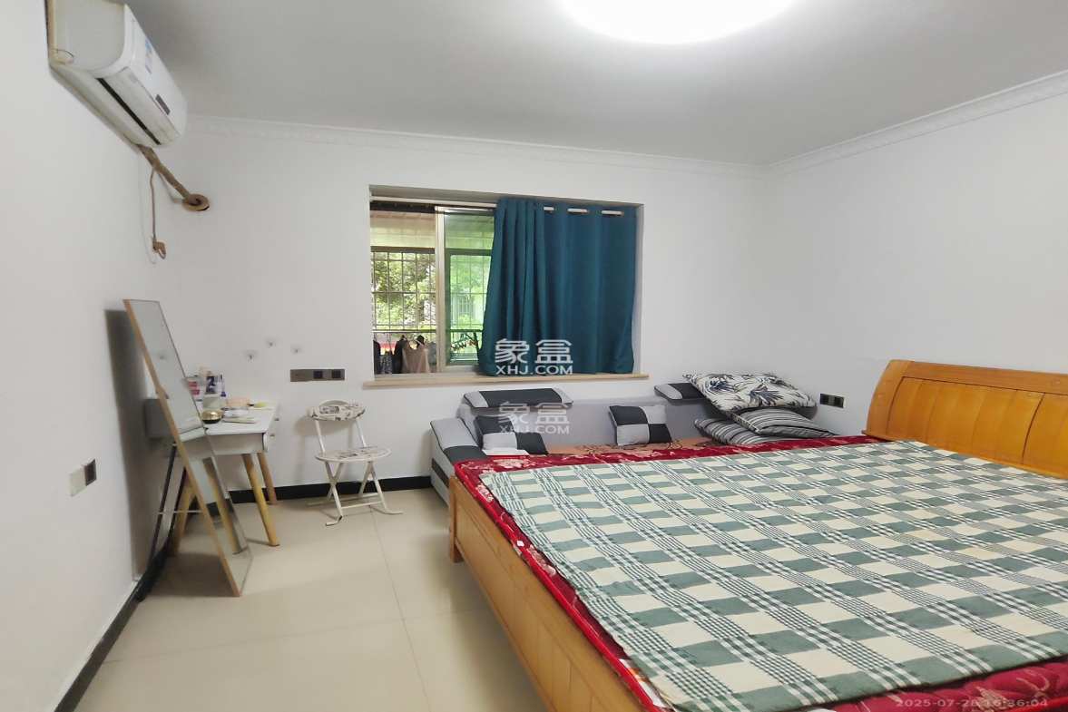 中南汽车世界 2室2厅1卫 1400.0元/月 中南汽车世界 2室2厅1卫 1400.0元/月室内图