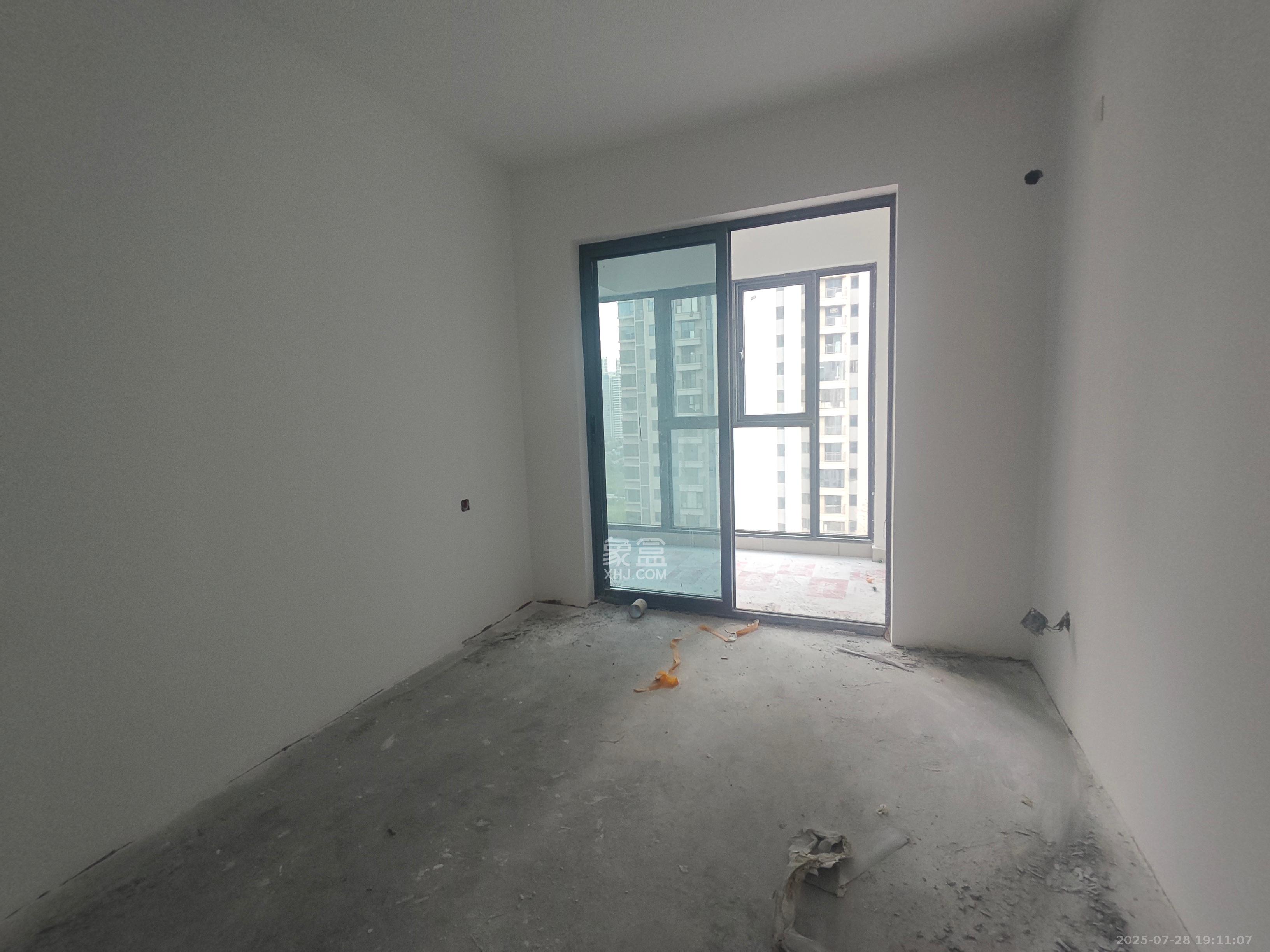 诺德滨江逸园（中铁逸园）  4室2厅2卫    4500.0元/月
