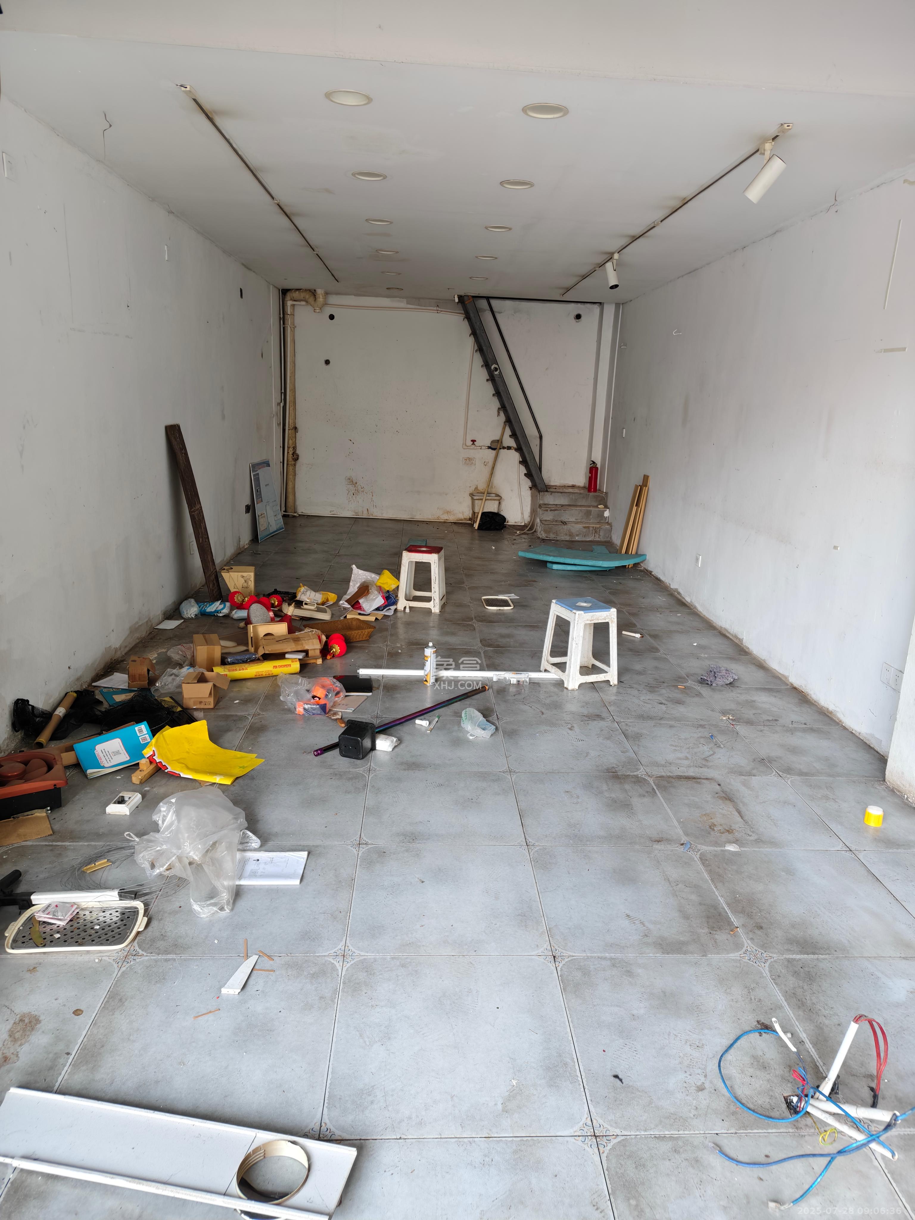 东方美地   42.0㎡      6000.0元/月室内图