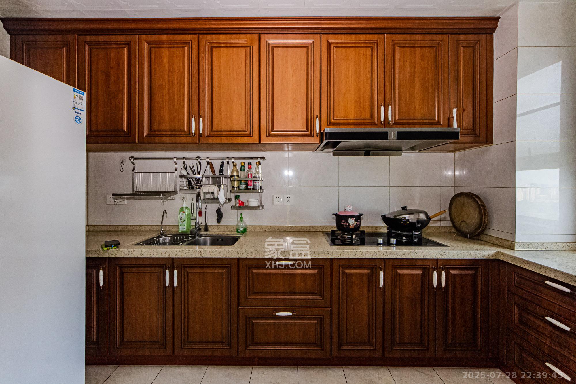 北辰三角洲B2E2区 4室2厅2卫 200.0万 北辰三角洲B2E2区 4室2厅2卫 200.0万厨房