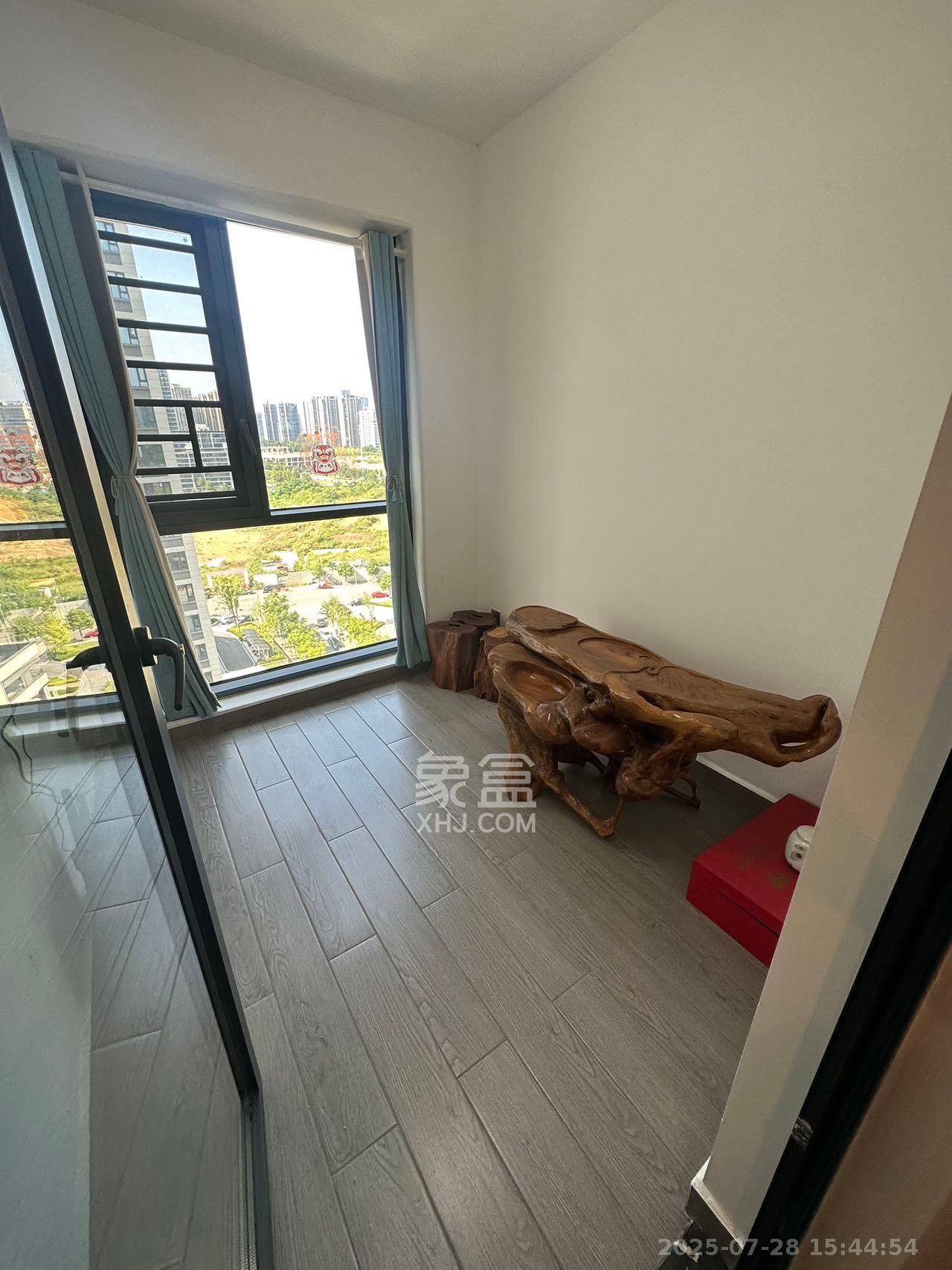 中海麓山境南区  4室2厅2卫   3200.00元/月室内图