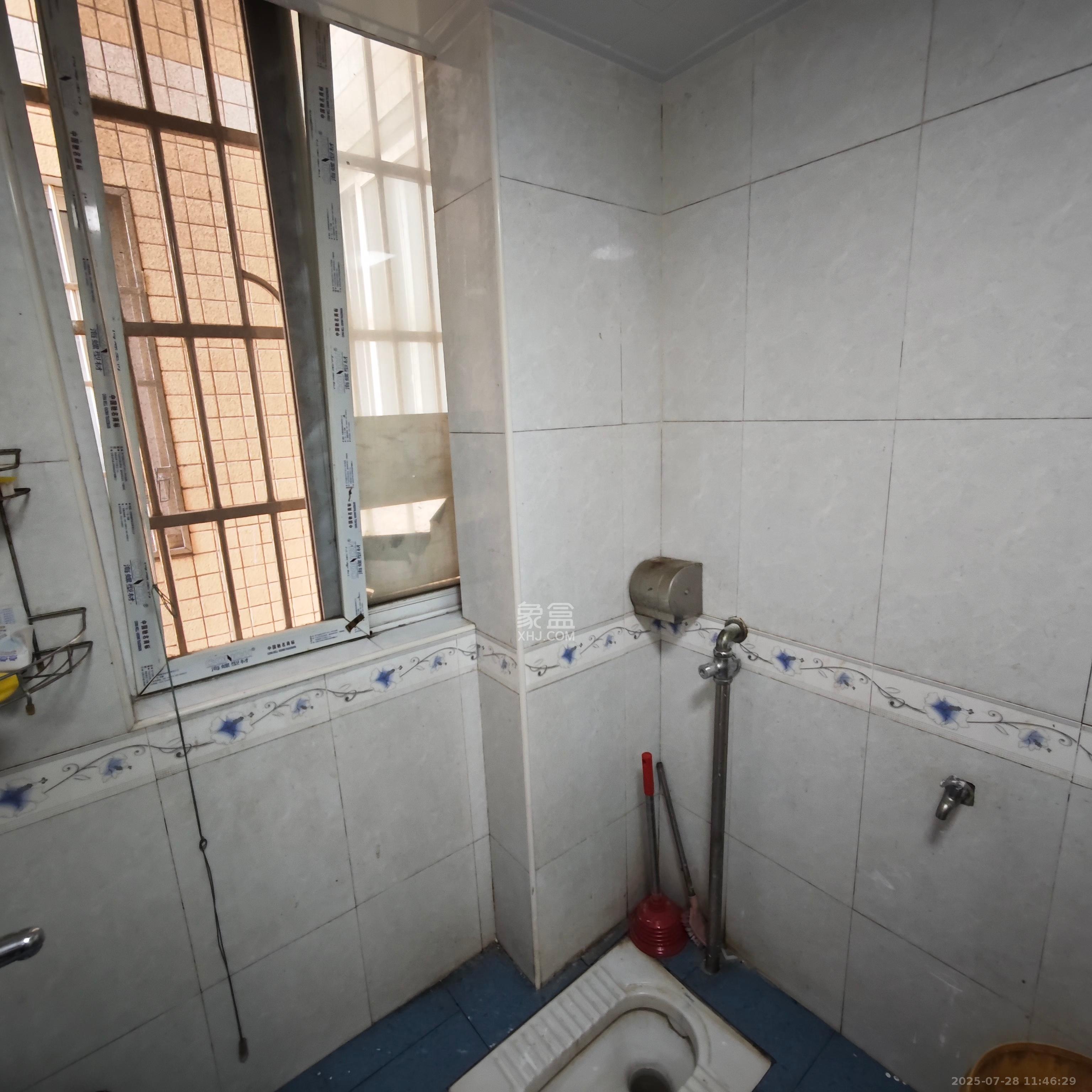 圣力华苑 2室2厅1卫 1200.0元/月 圣力华苑 2室2厅1卫 1200.0元/月室内图