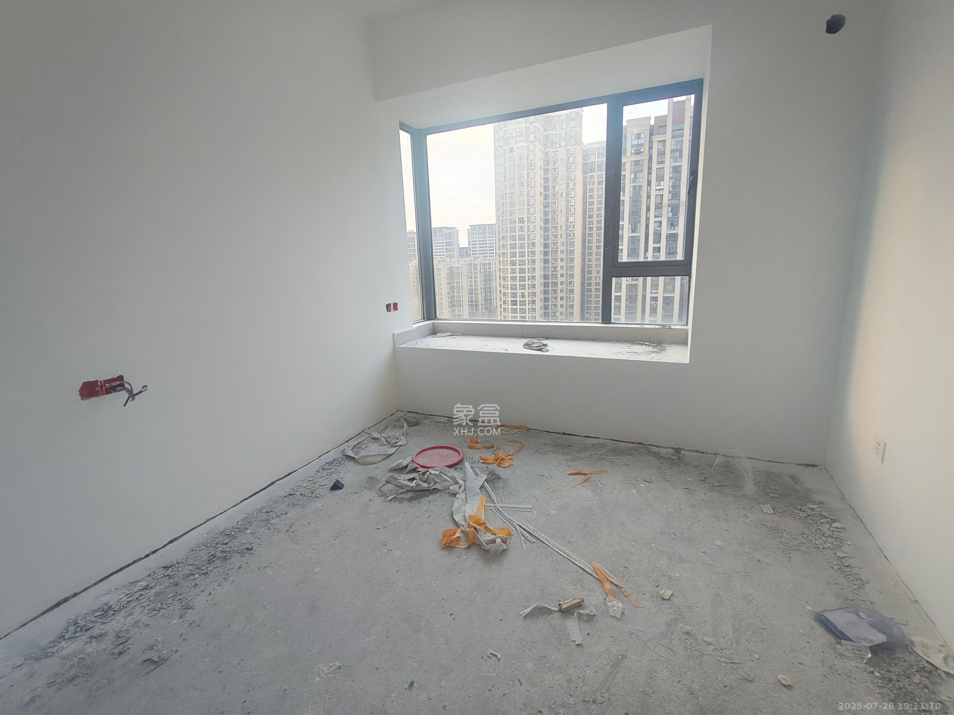诺德滨江逸园（中铁逸园）  4室2厅2卫   4500.00元/月室内图