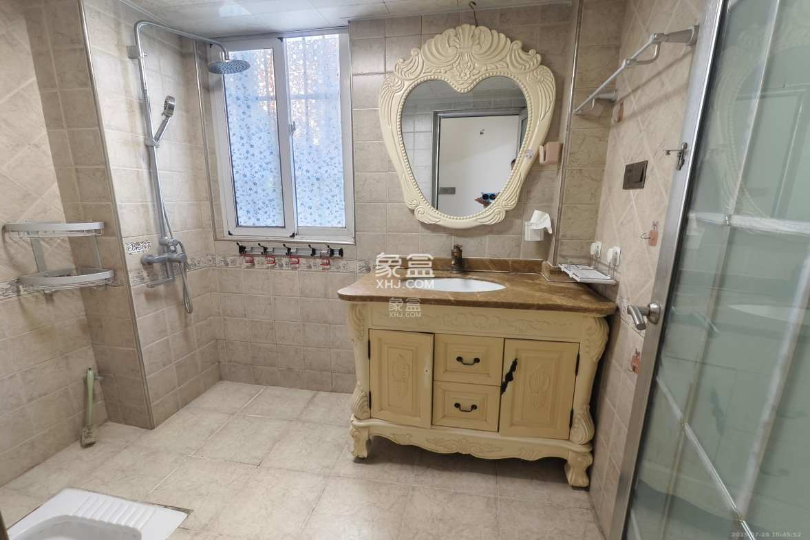 嘉宇盛世华章 3室2厅2卫 3200.0元/月 嘉宇盛世华章 3室2厅2卫 3200.0元/月室内图