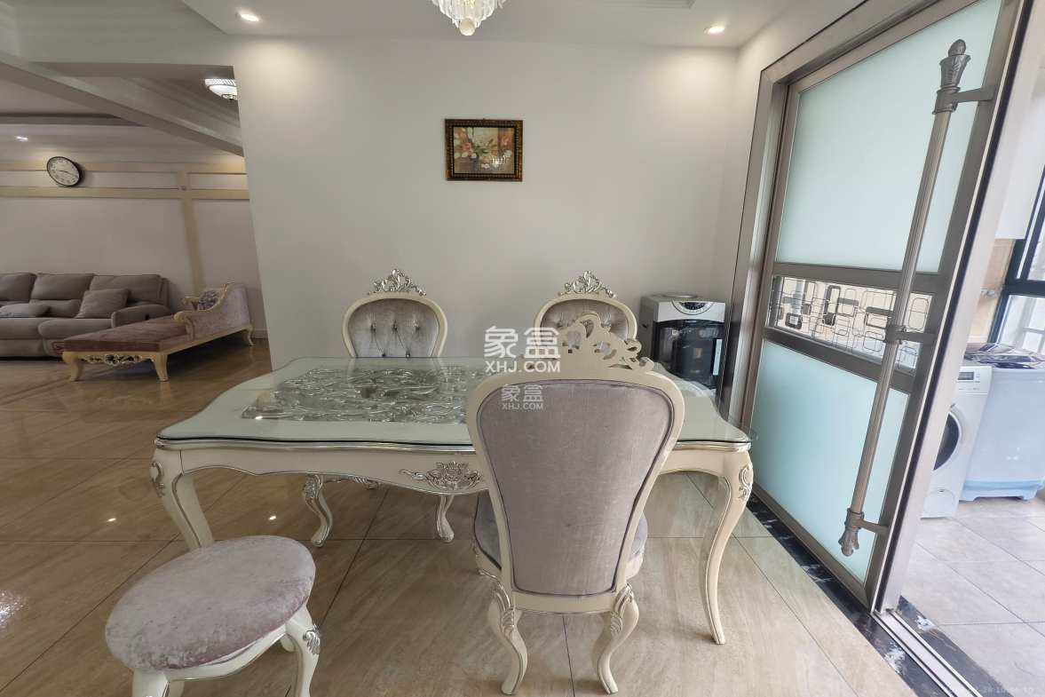 嘉宇盛世华章 3室2厅2卫 3200.0元/月 嘉宇盛世华章 3室2厅2卫 3200.0元/月室内图