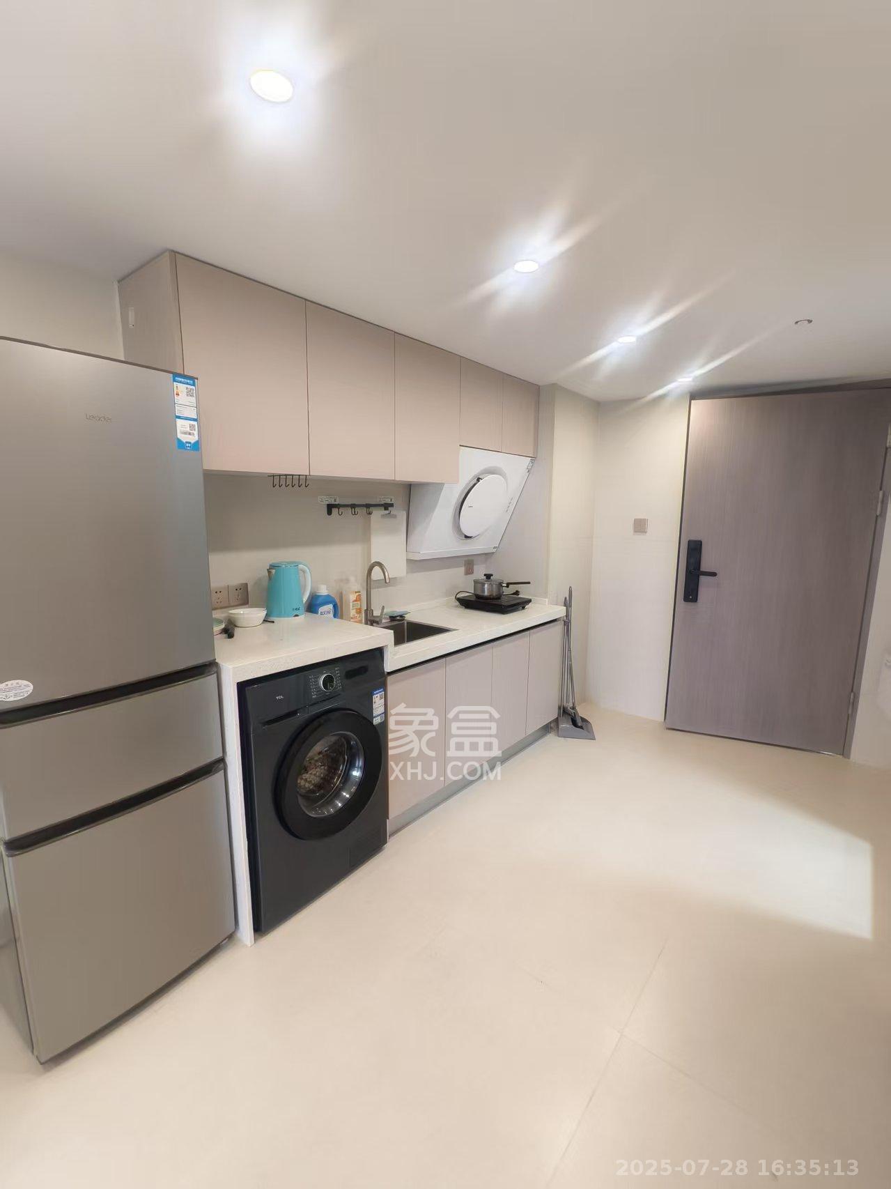 藏珑湖上公馆  2室1厅1卫    3000.0元/月 藏珑湖上公馆  2室1厅1卫    3000.0元/月室内图