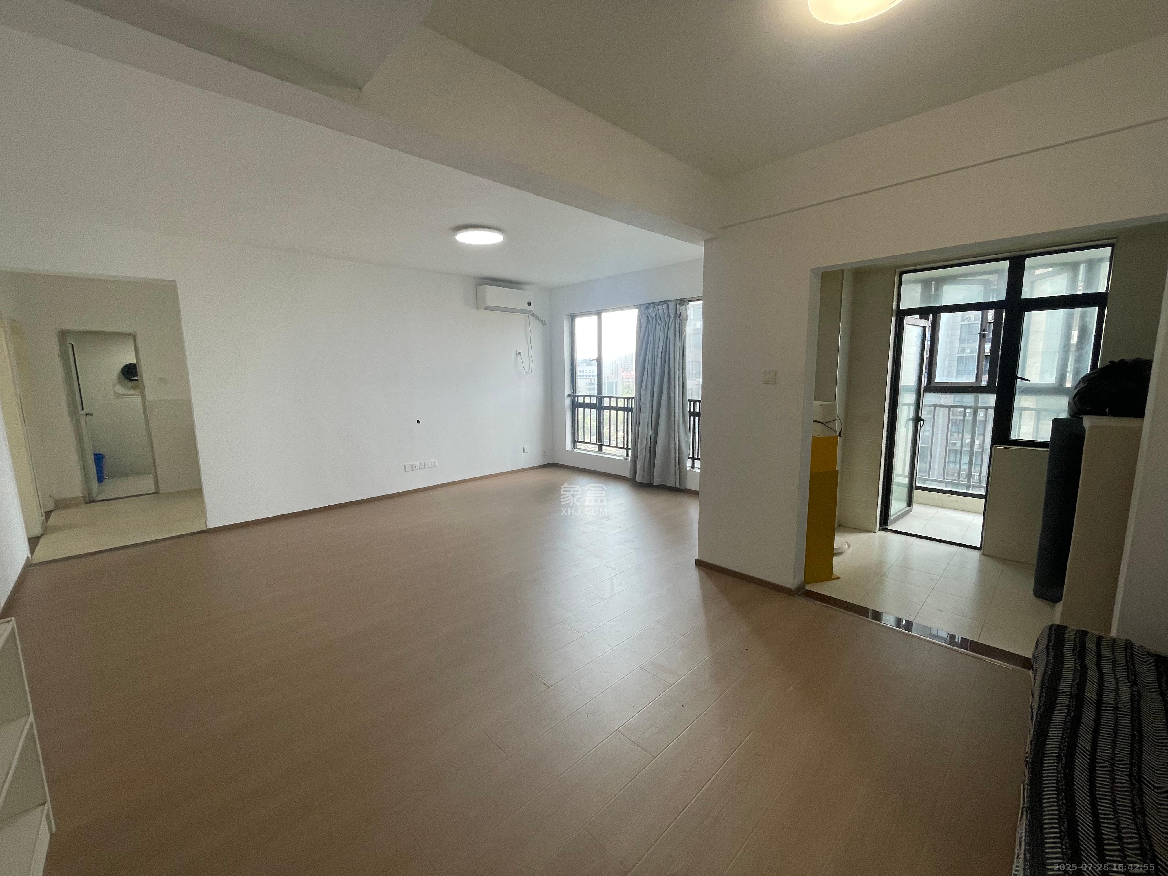 湘腾城市广场  3室2厅1卫    3200.0元/月 湘腾城市广场  3室2厅1卫    3200.0元/月