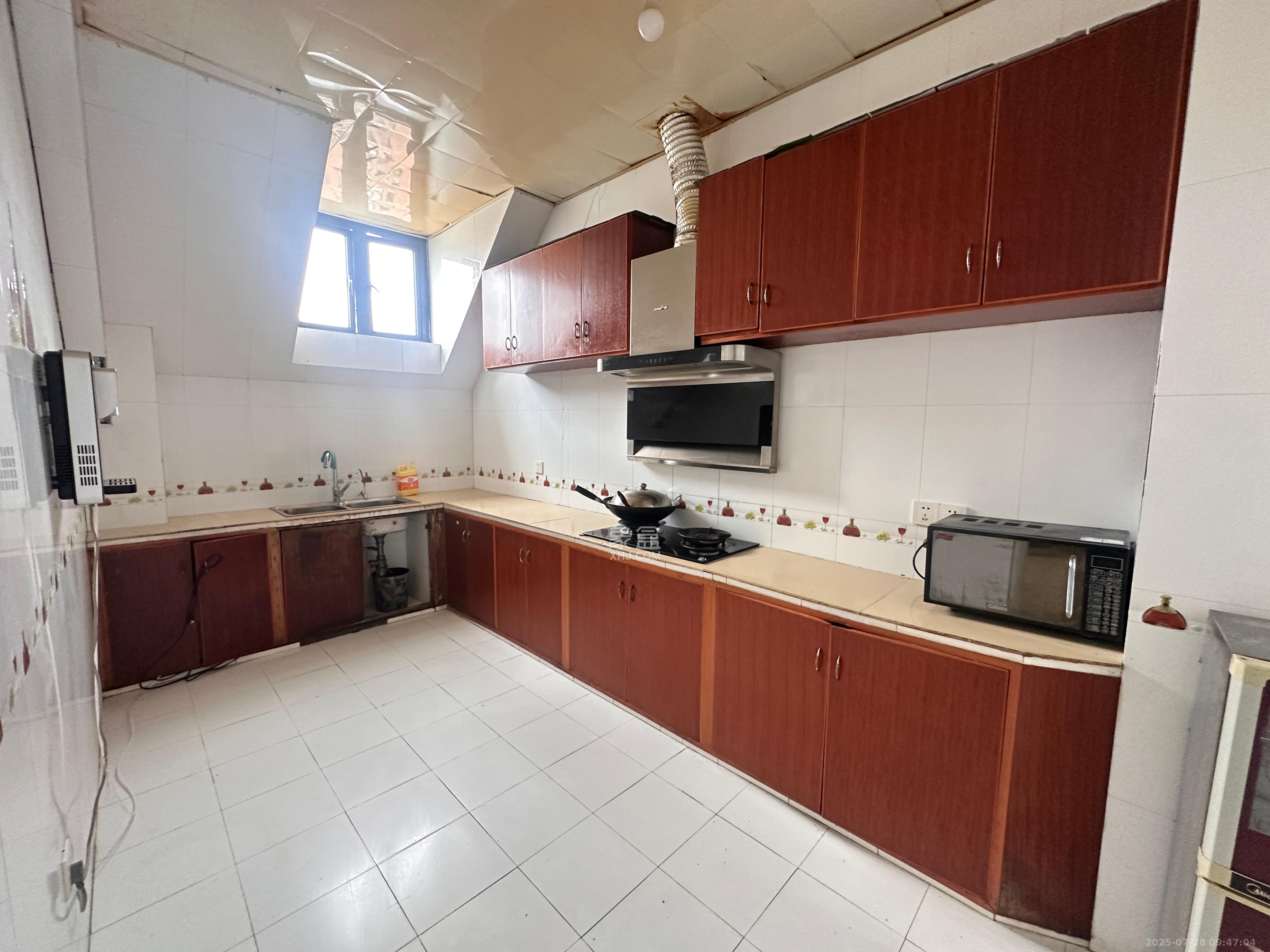 绿城桂花城 7室2厅3卫 4500.0元/月 绿城桂花城 7室2厅3卫 4500.0元/月室内图