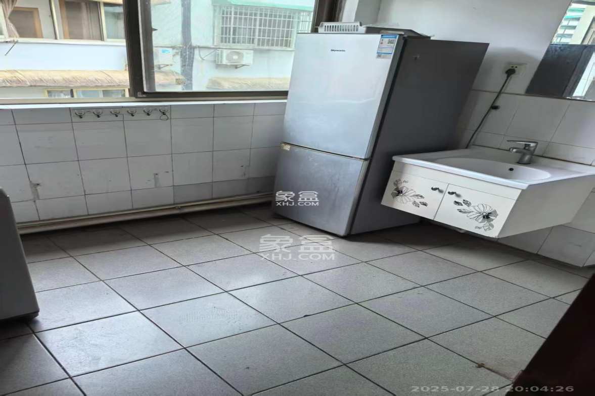 中南石油局宿舍 1室0厅0卫 2200.0元/月 中南石油局宿舍 1室0厅0卫 2200.0元/月室内图