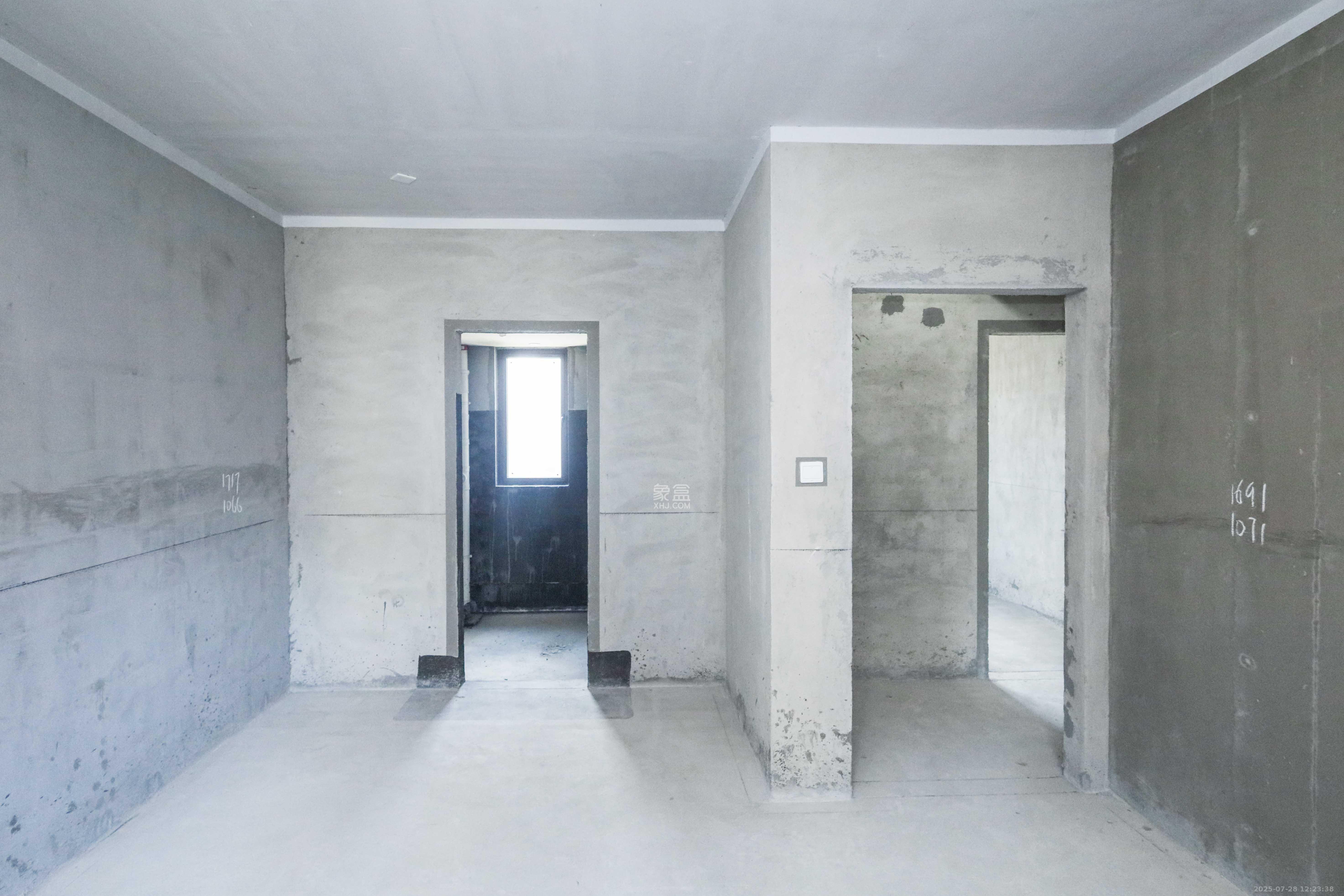 中国铁建梅溪青秀三期 4室2厅2卫 193.0万 中国铁建梅溪青秀三期 4室2厅2卫 193.0万卧室