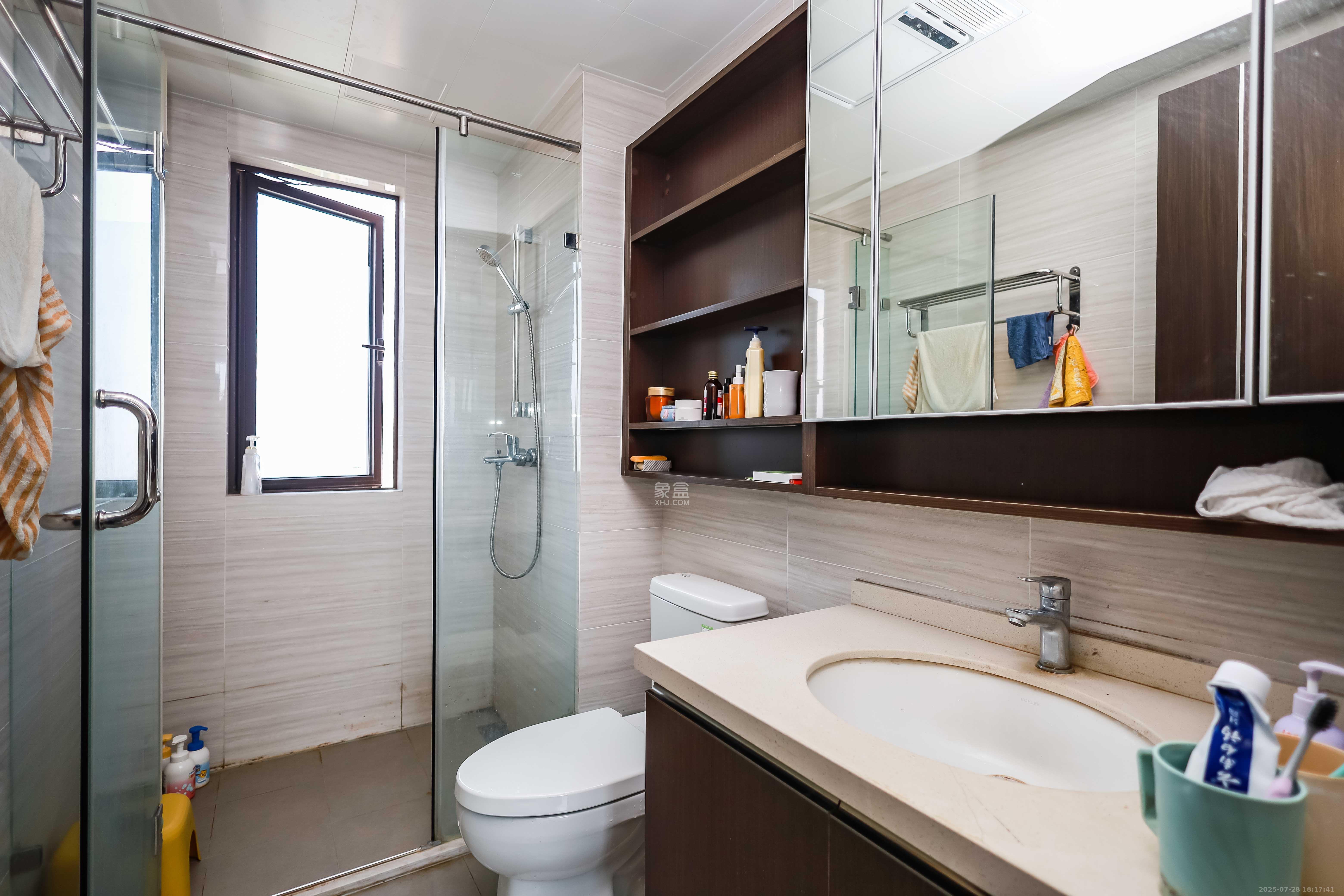 长沙美的麓府 4室2厅2卫 118.0万 长沙美的麓府 4室2厅2卫 118.0万卫生间