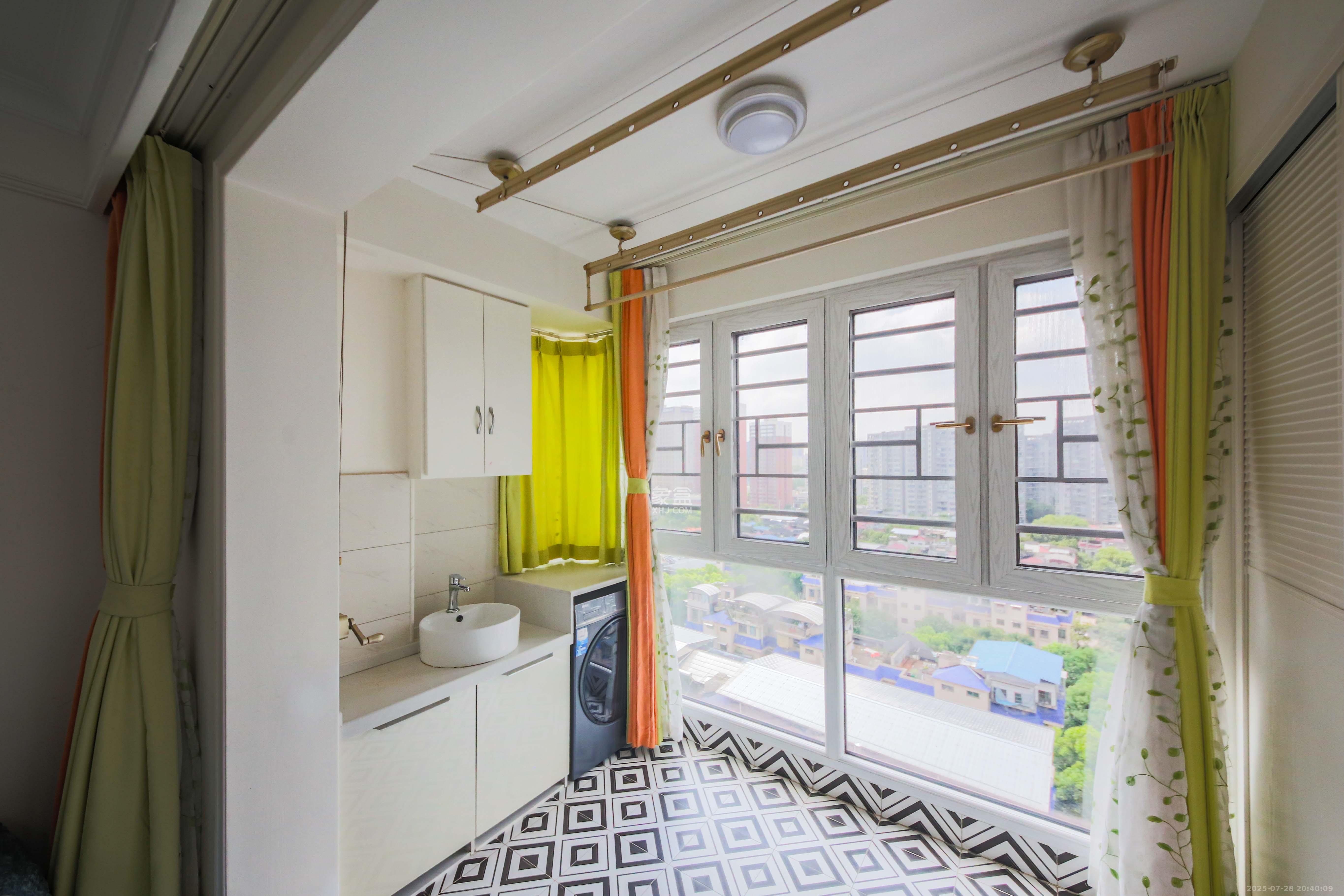 富瑞星座  3室2厅1卫    100.0万阳台