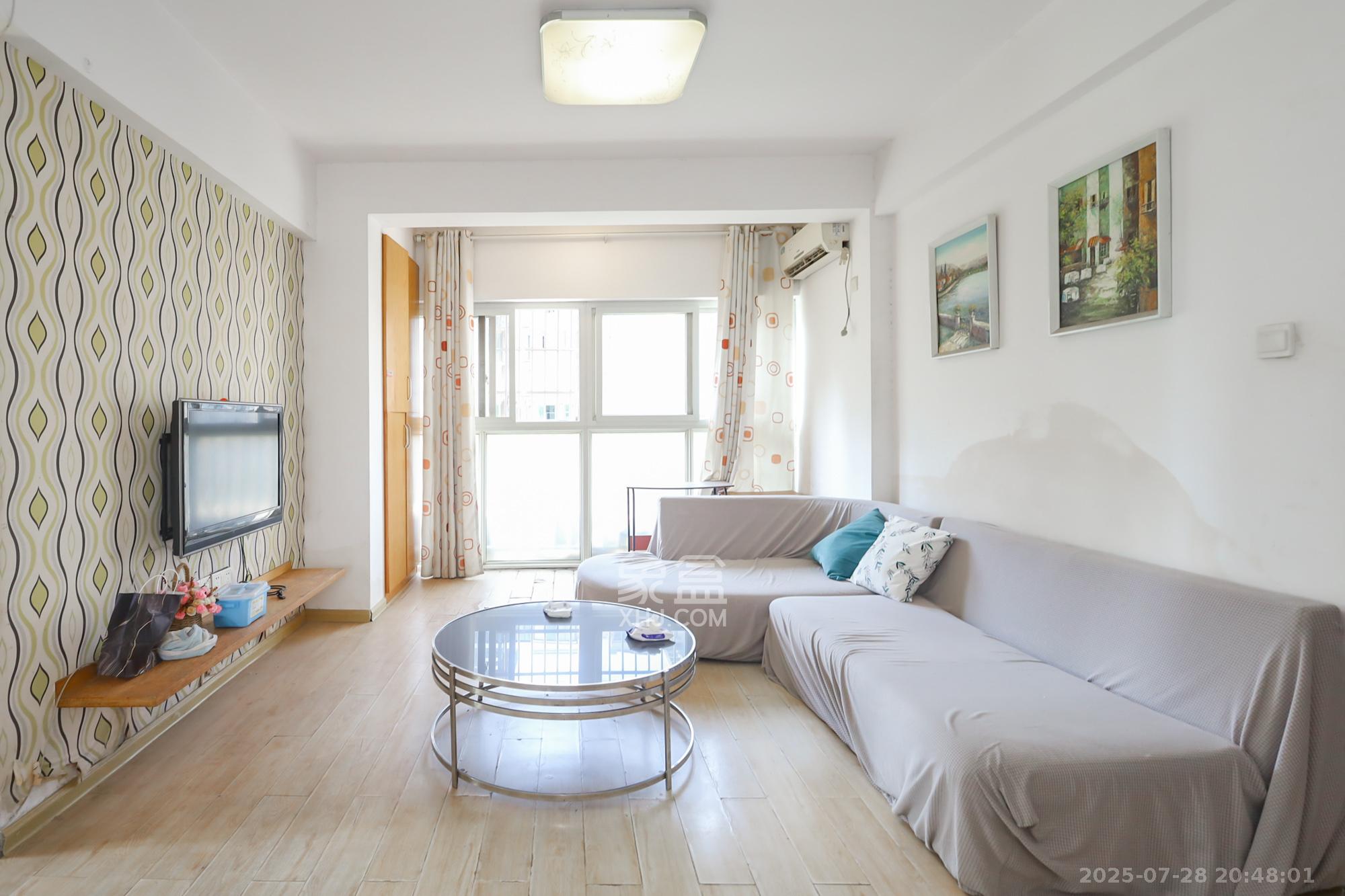 香麓丽舍 3室2厅2卫 72.0万 香麓丽舍 3室2厅2卫 72.0万客厅