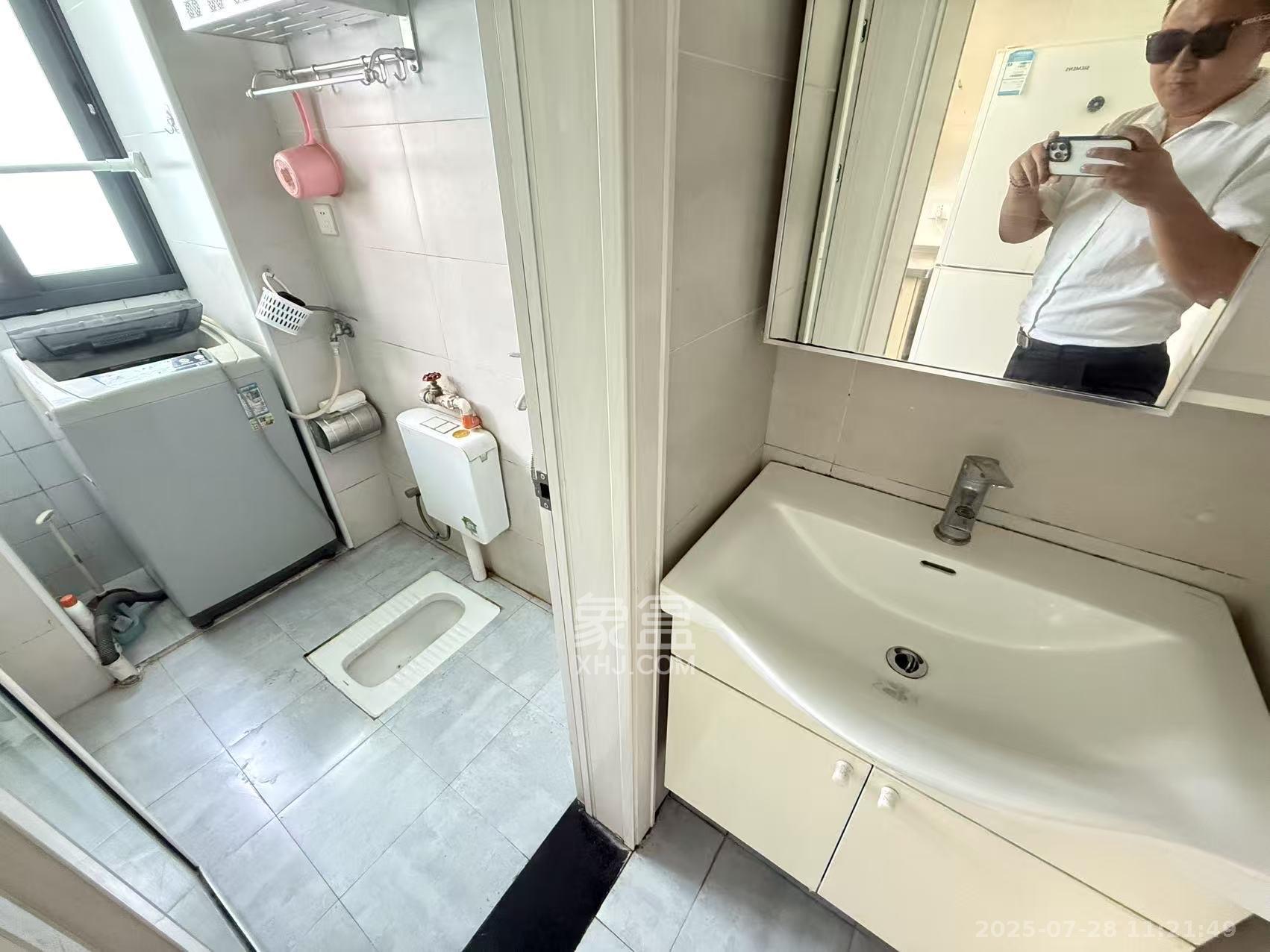 周南中学宿舍  2室1厅1卫    2600.0元/月室内图