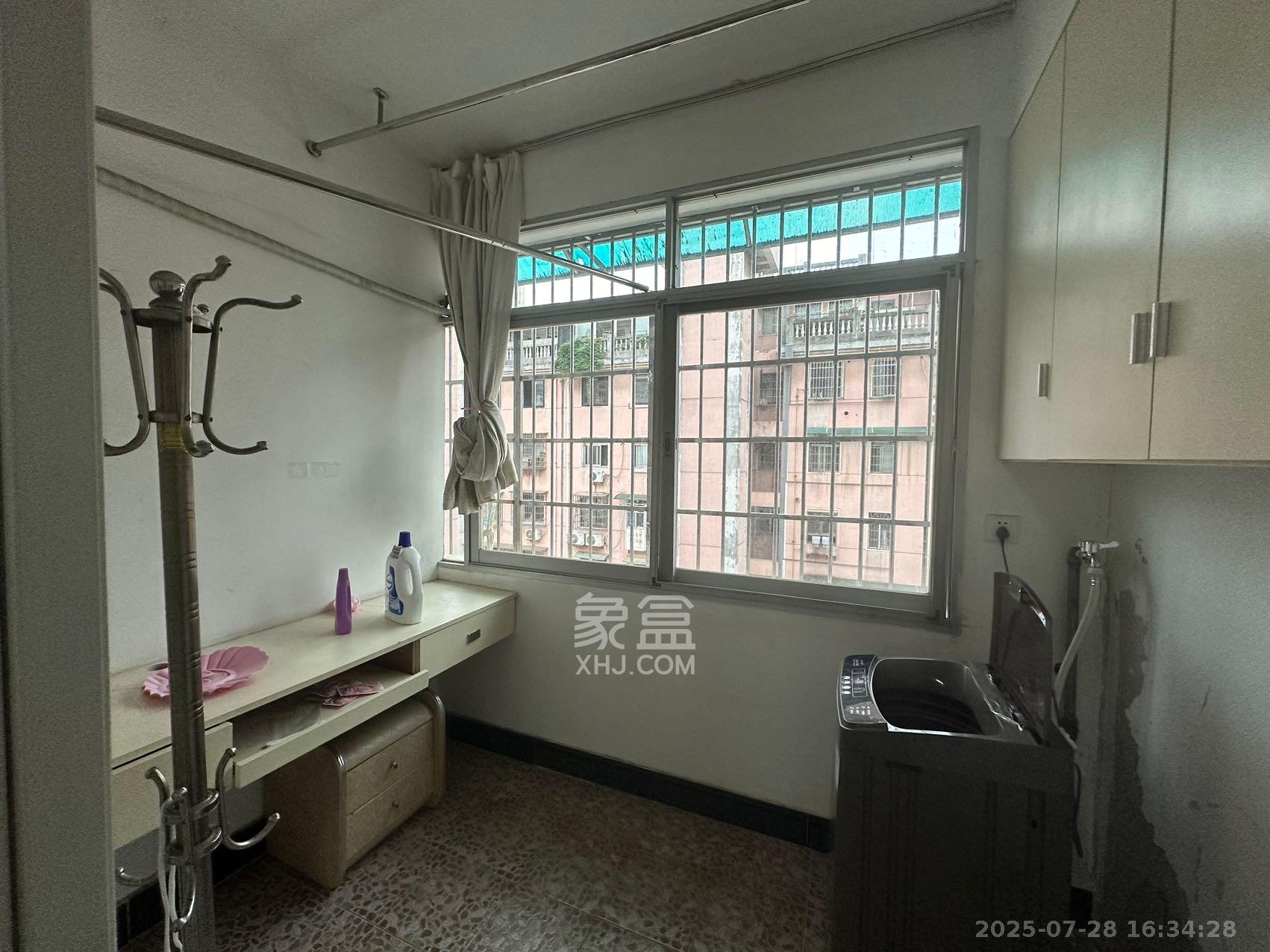 火星一片  3室2厅2卫    2500.0元/月室内图