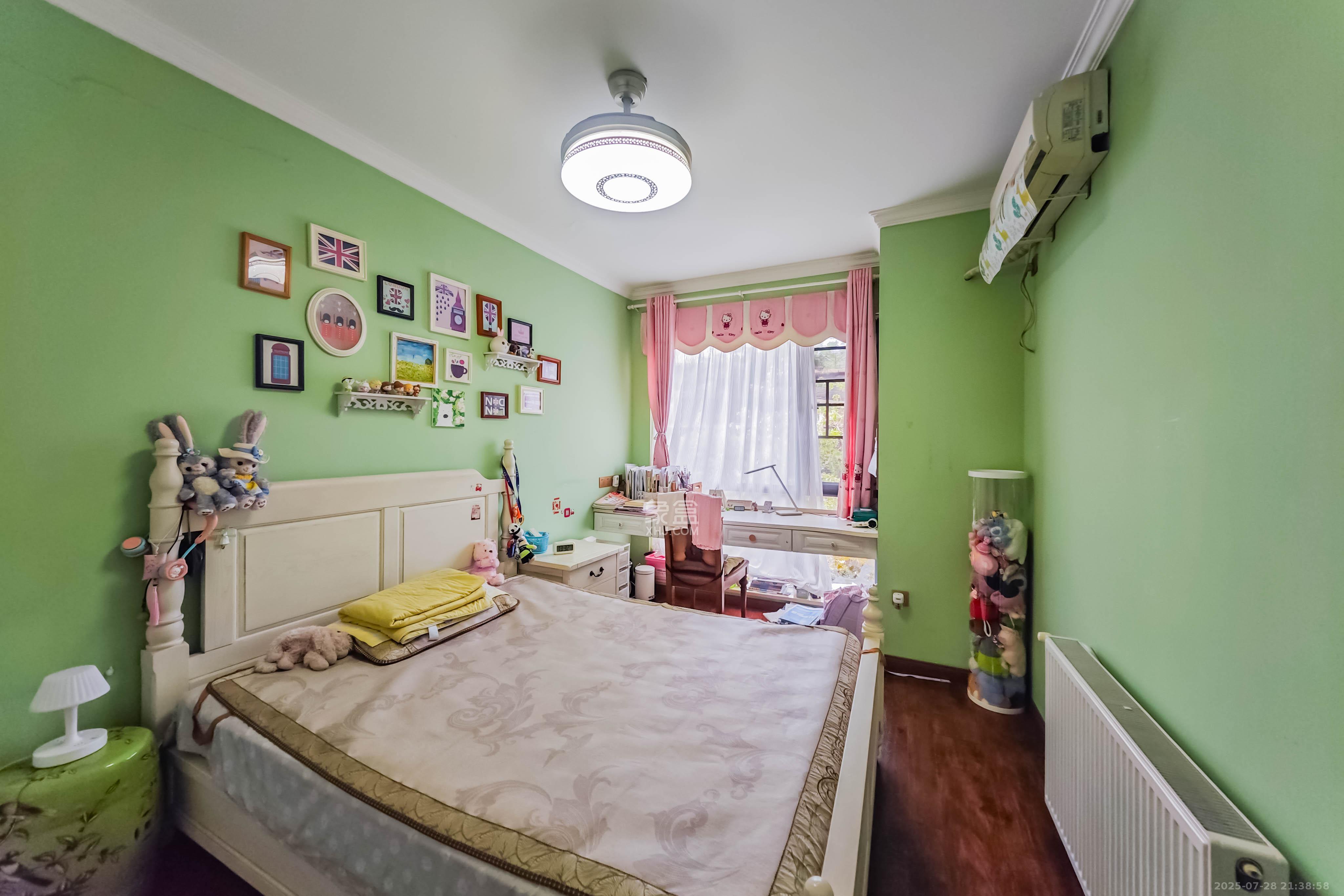 融科东南海 4室2厅2卫 139.0万 融科东南海 4室2厅2卫 139.0万卧室